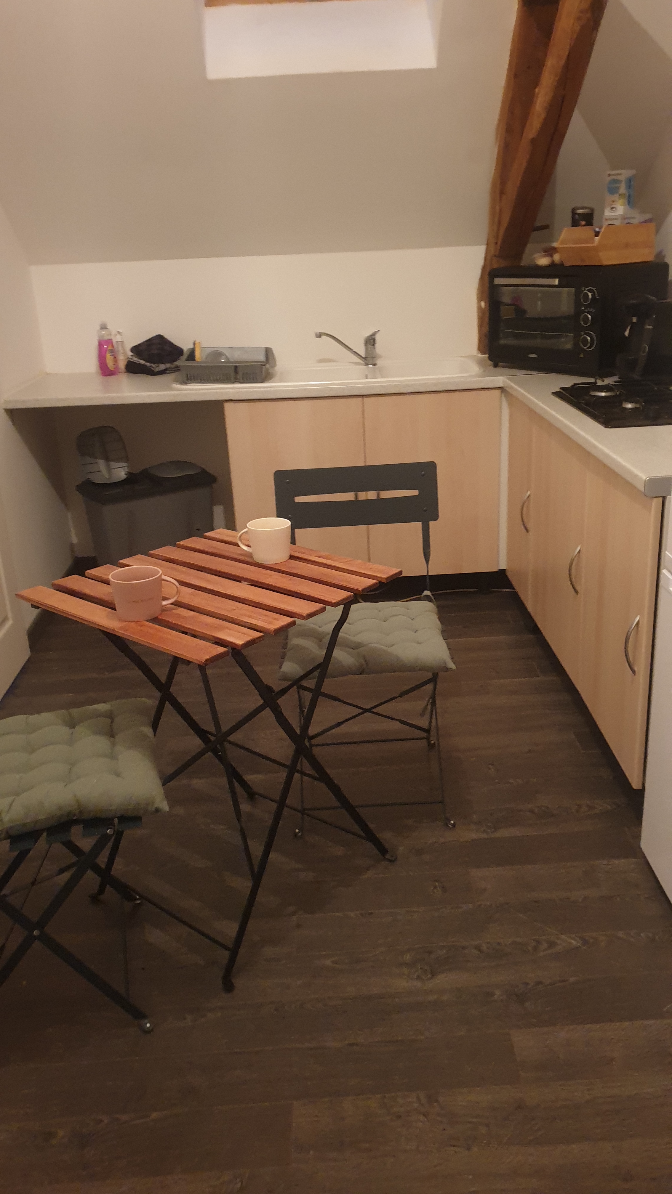 10 minutes from Le Mans circuit fully equipped studio