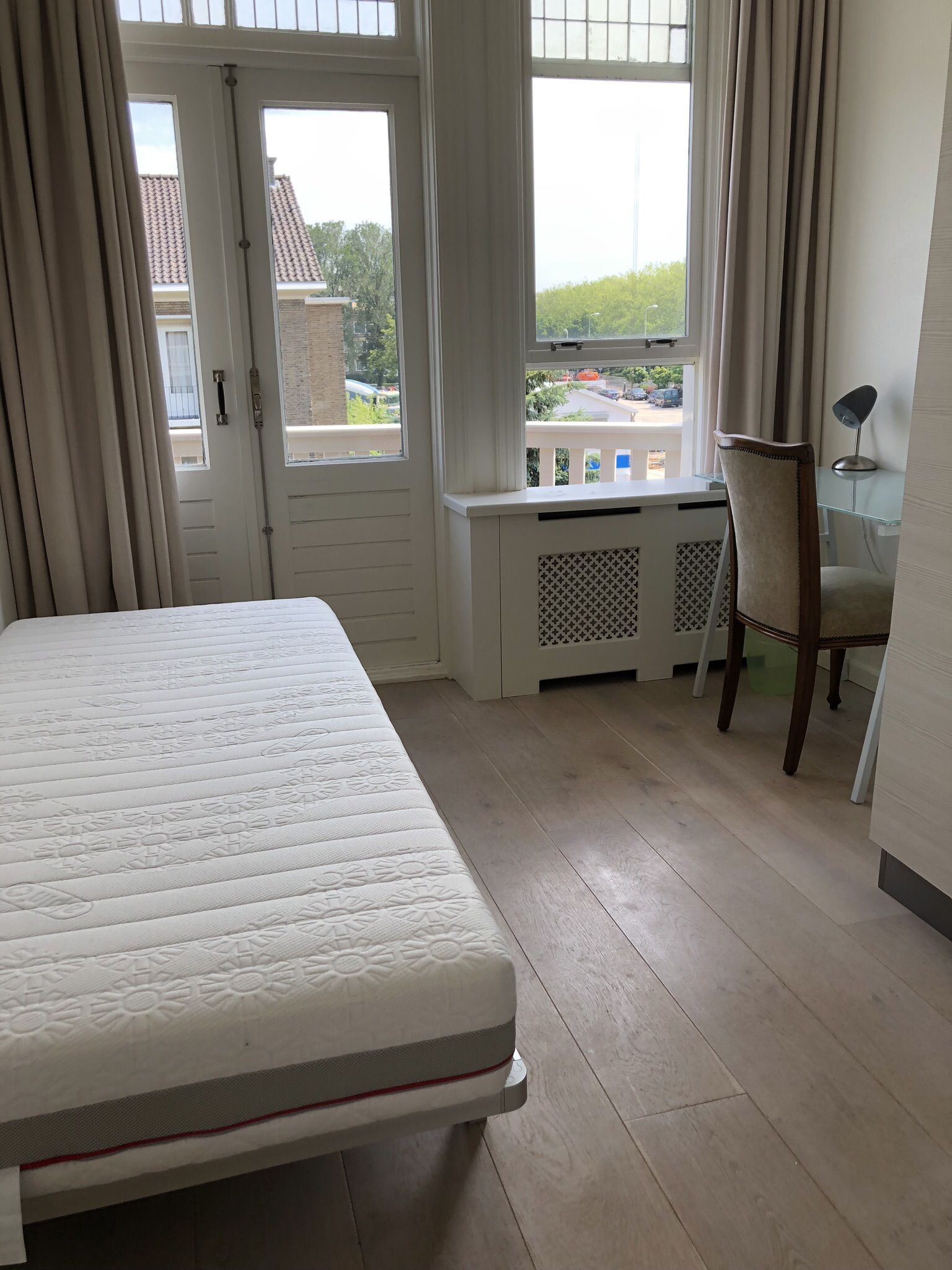 #2 Walk to Central. Quiet clean &safe.Female only. — The Hague stay