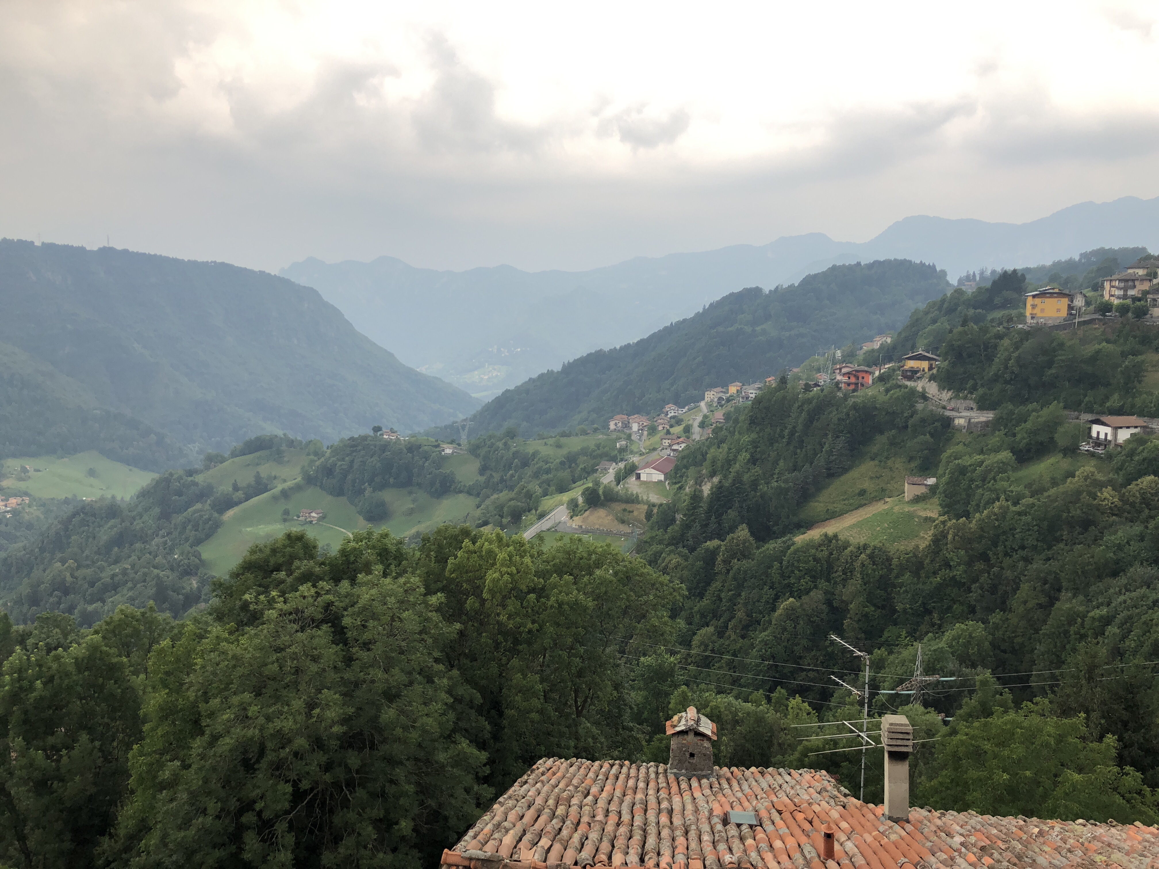 Appartamento a Dossena, soli 200mt dal centro in Dossena, Bergamo