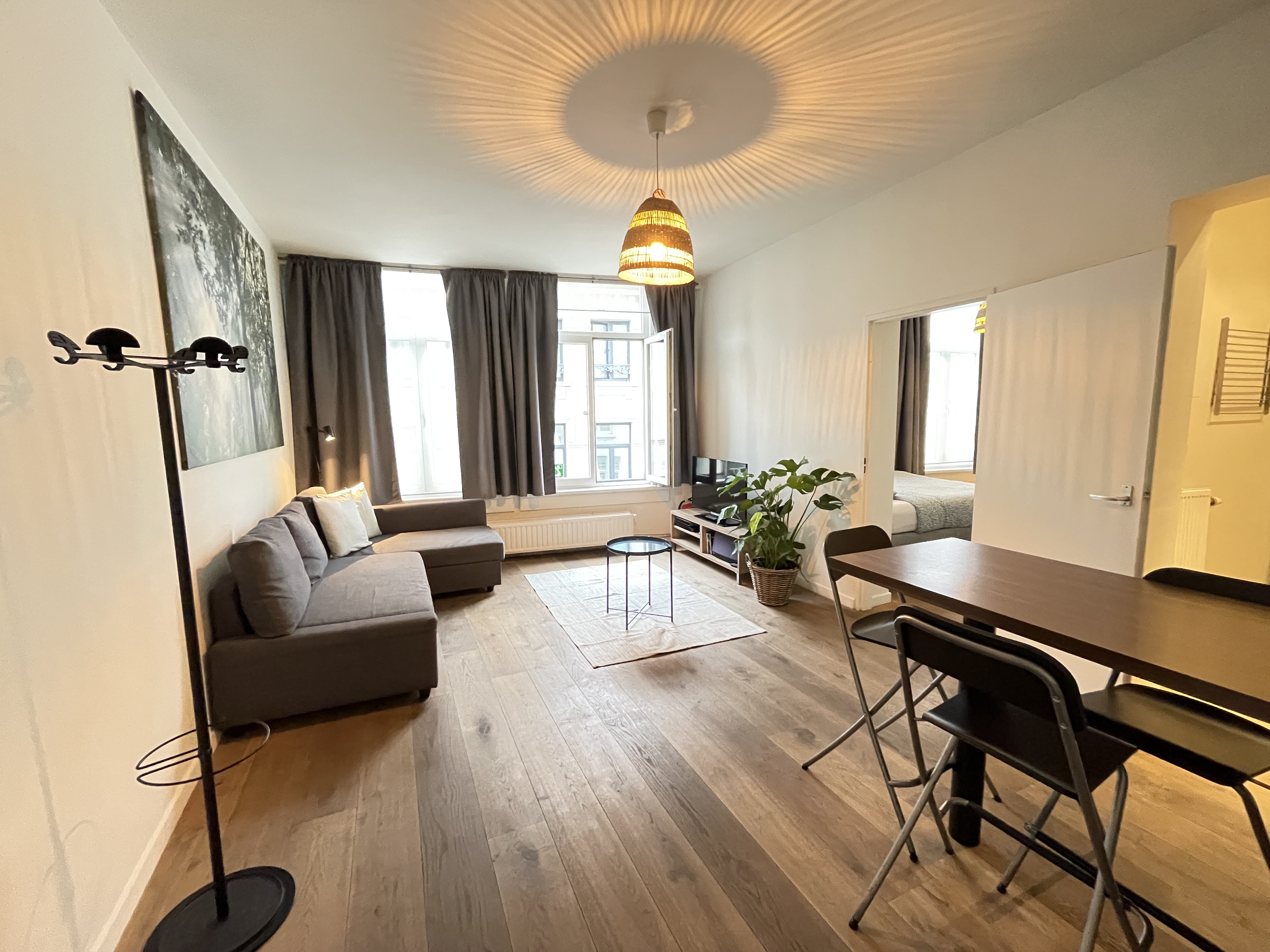 Moderne flat @ Antwerp Old Town + fast WiFi in Historisch Centrum, Antwerp