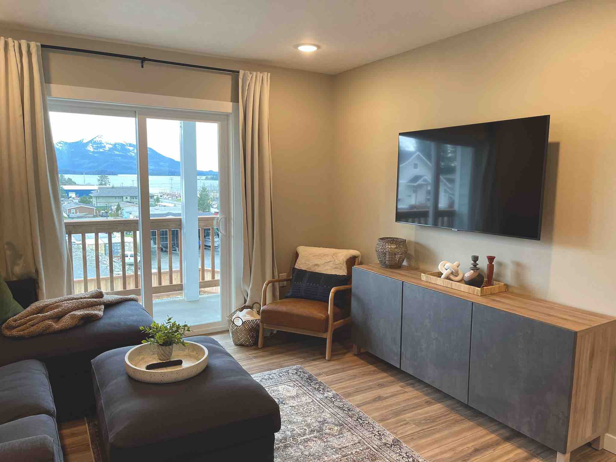 New, Bright, and Modern Two Bedroom in Sitka