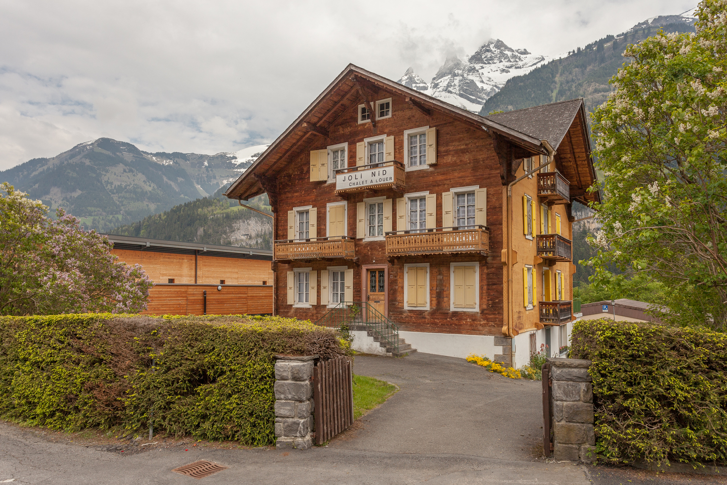 Rustic, Champéry Portes du Soleil up to 19 guests