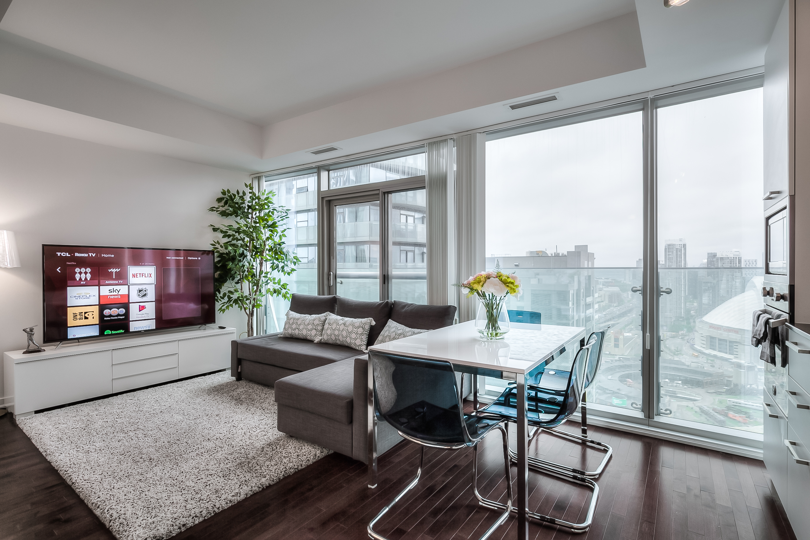 New downtown 30+ floor condo w CN Tower view