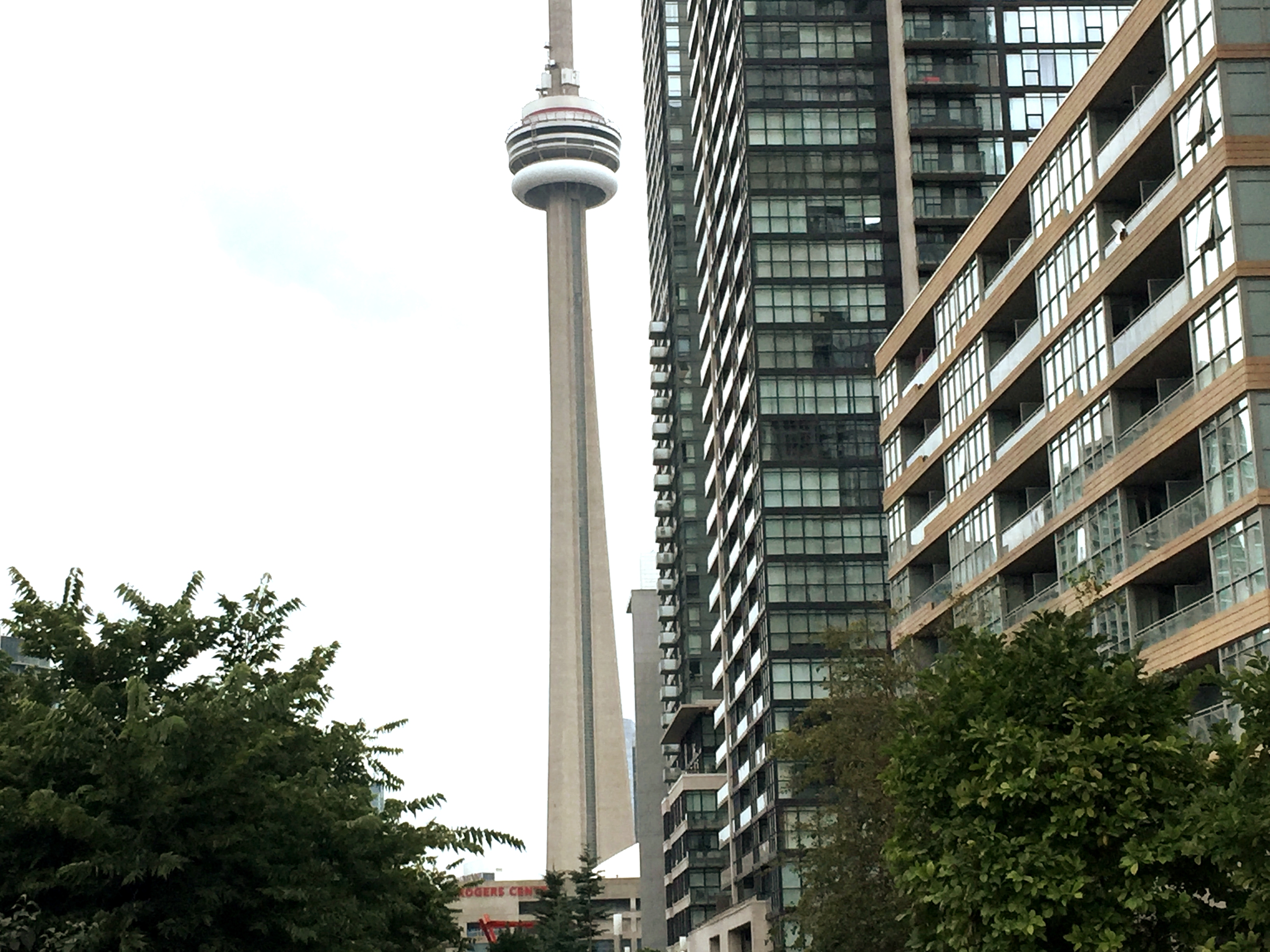 Luxury Downtown Condo on 48 Flr With Free Parking