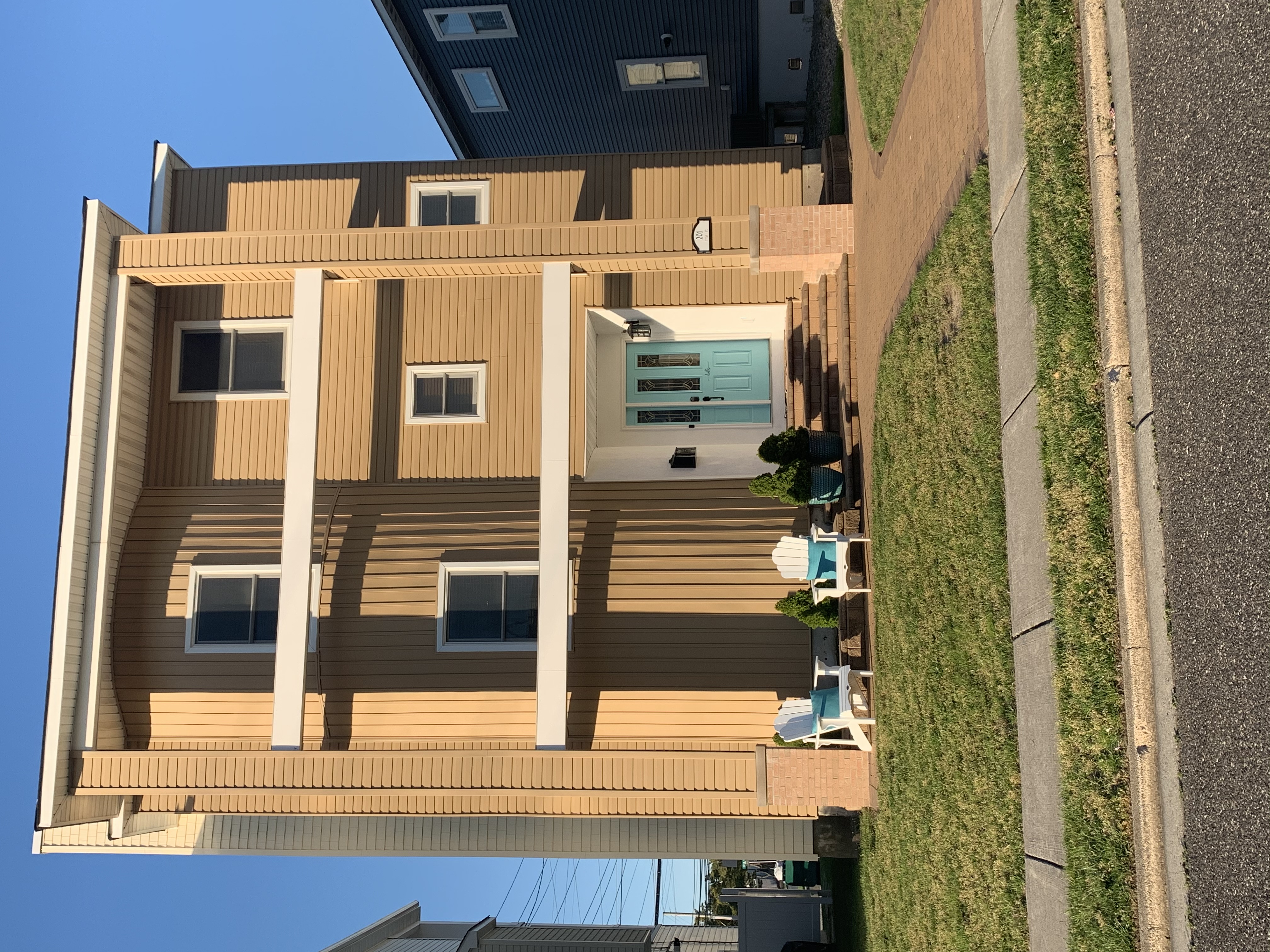 Multi fam 2 blocks to beach