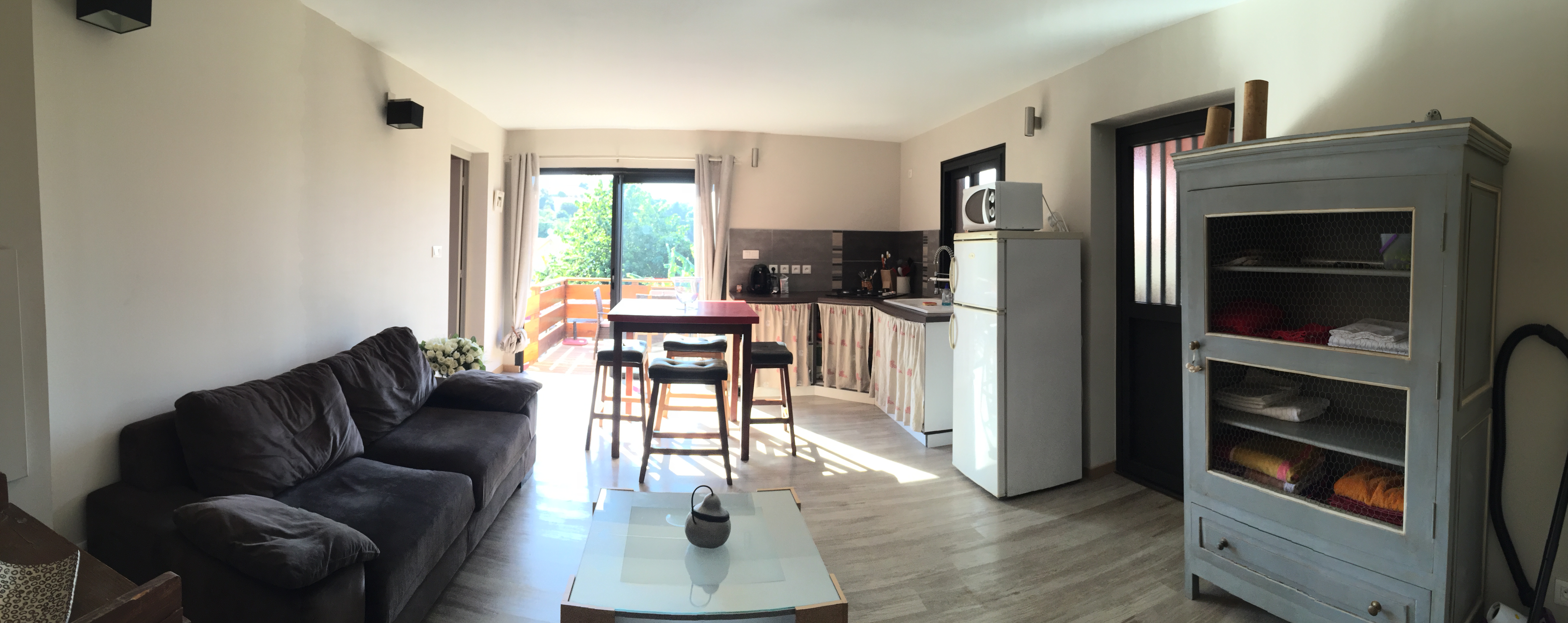 T2  self-catering pool access