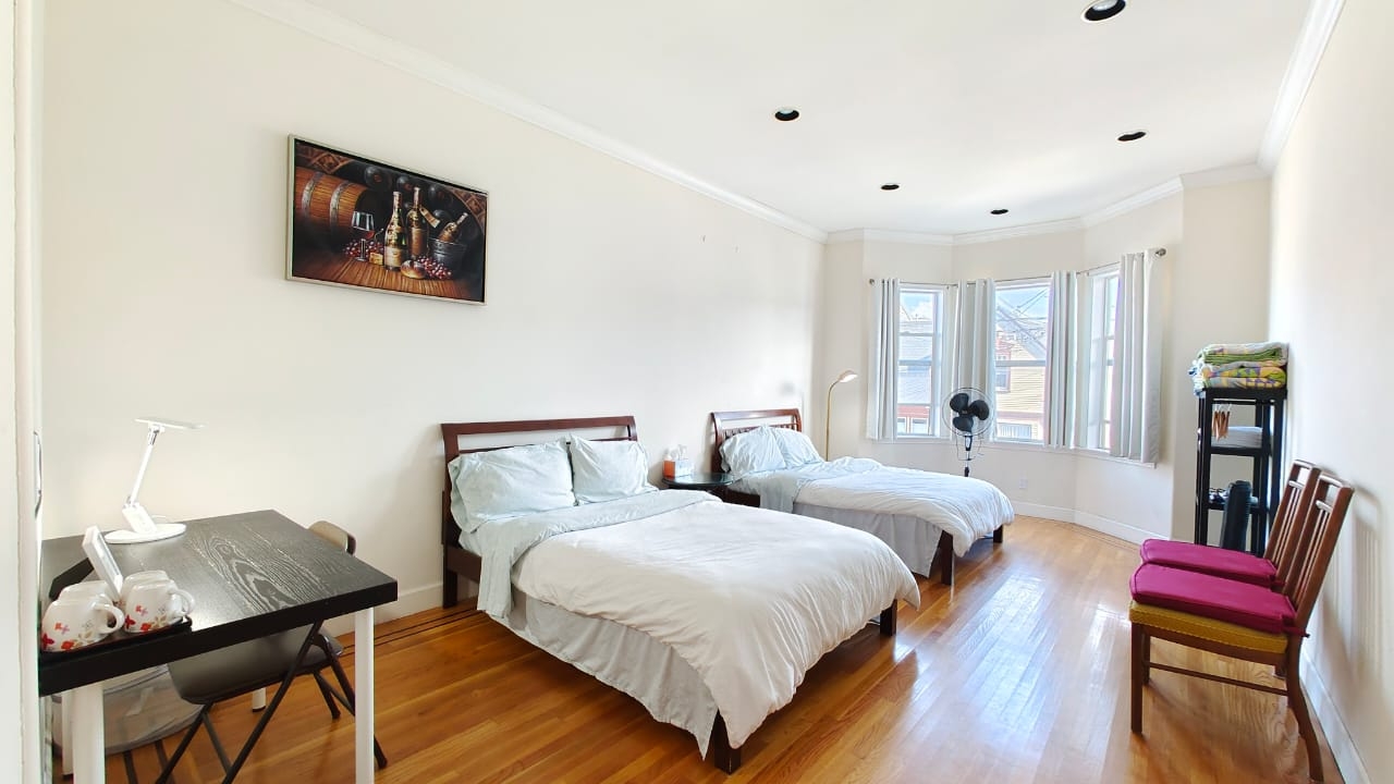 311A Private Room in Super Convenient Area, Room A