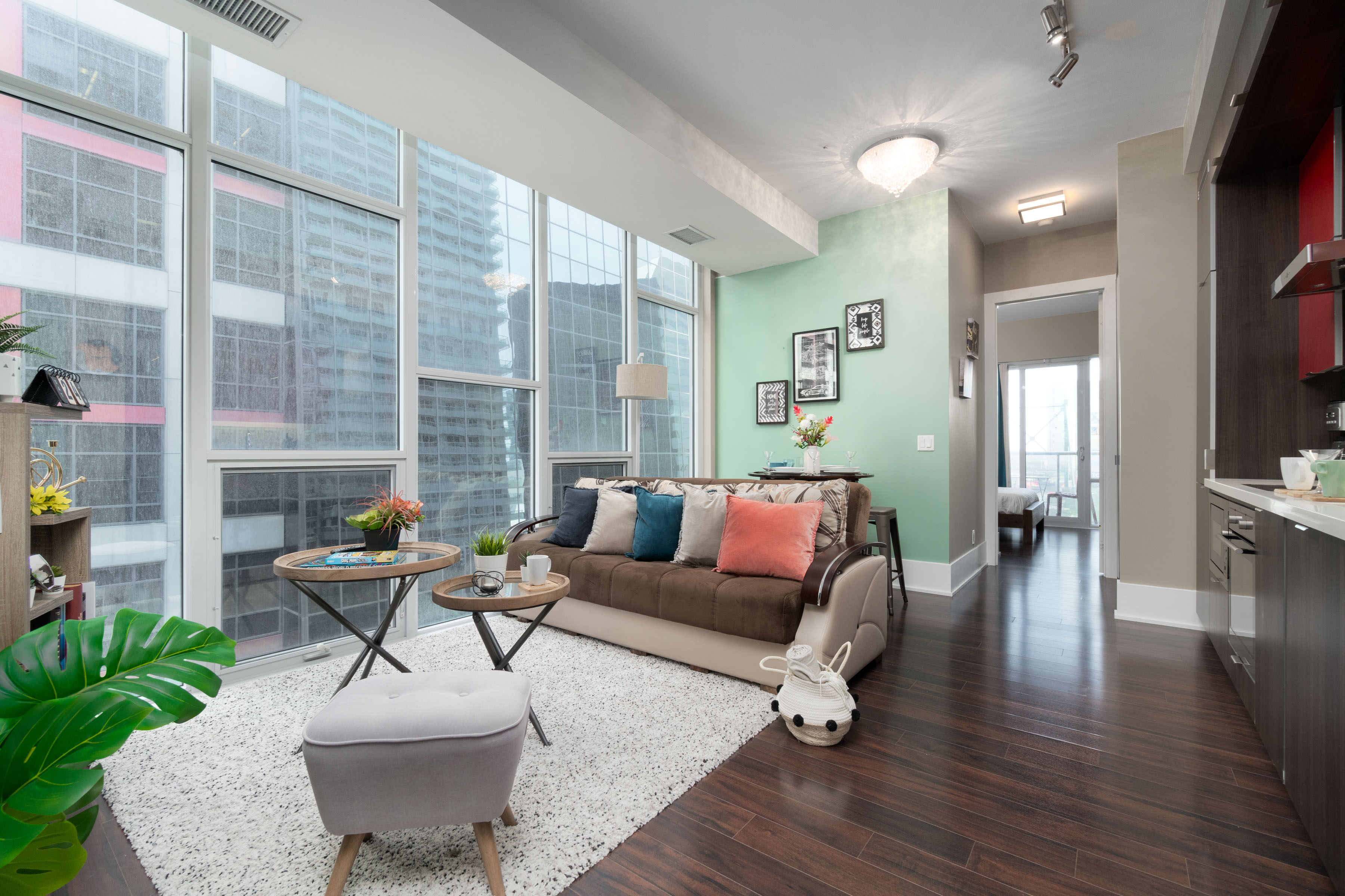 2 BDRM + 2 BATH + Free Parking - MTCC, CN, Jays!