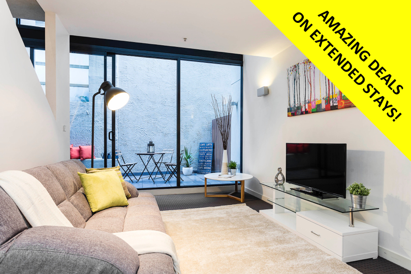 Chloe - Awesome St Kilda beach Pad *Wifi Parking