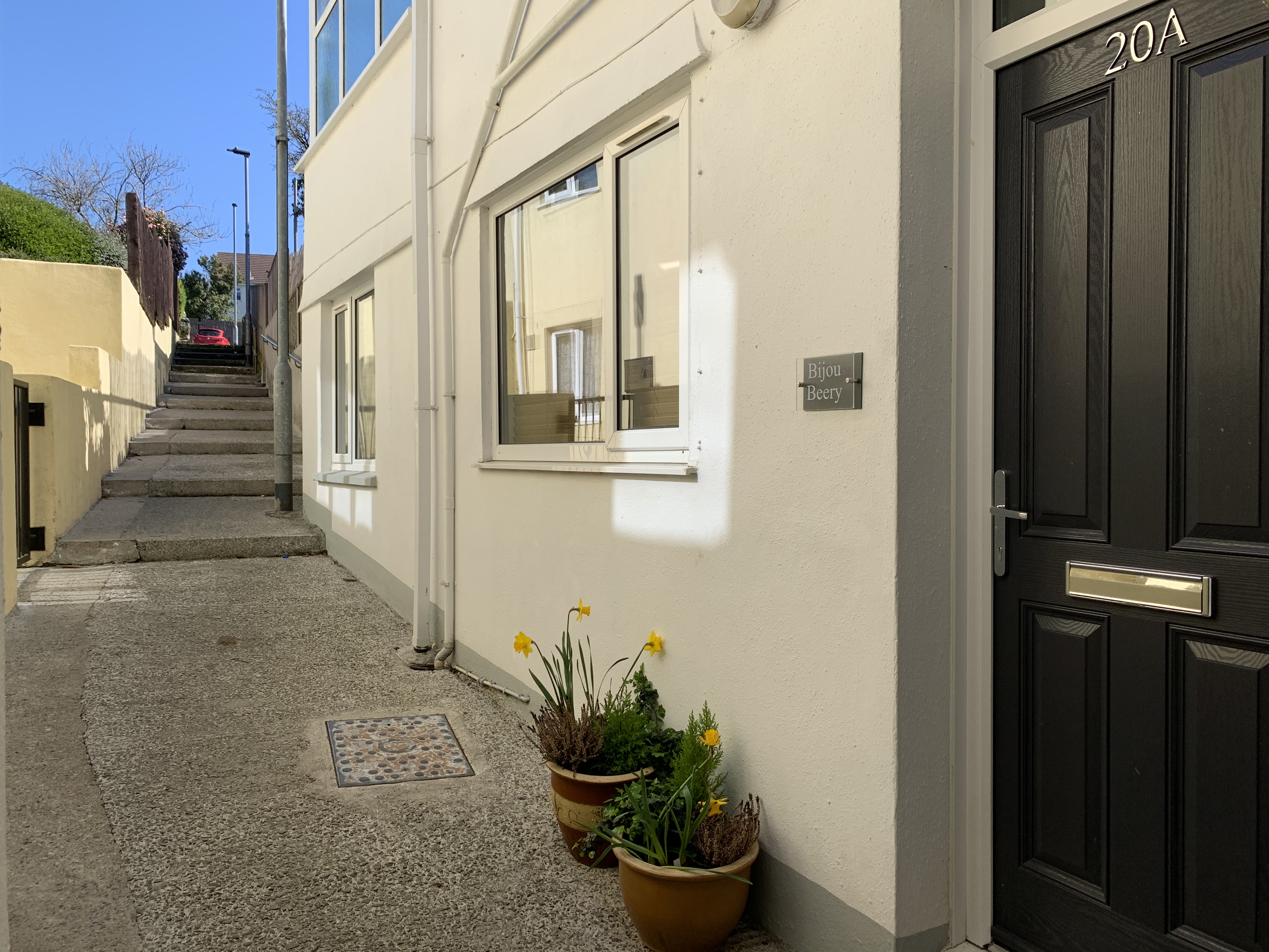 Bijou Beery, beautiful garden flat, village centre