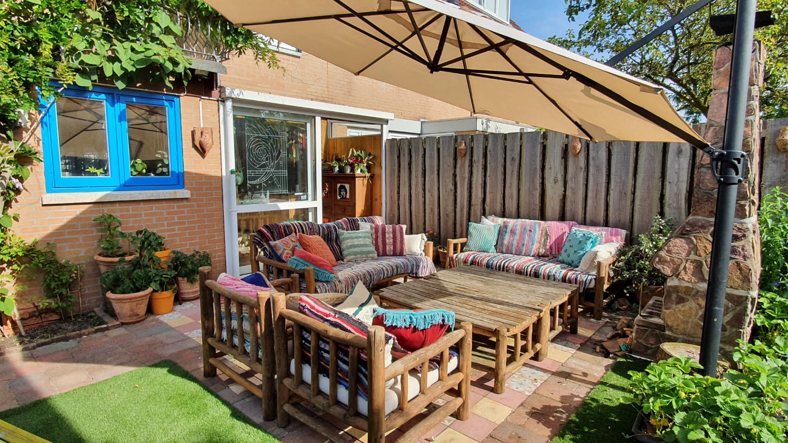 Colourful 210m2 family home + garden, Free parking — Amsterdam stay