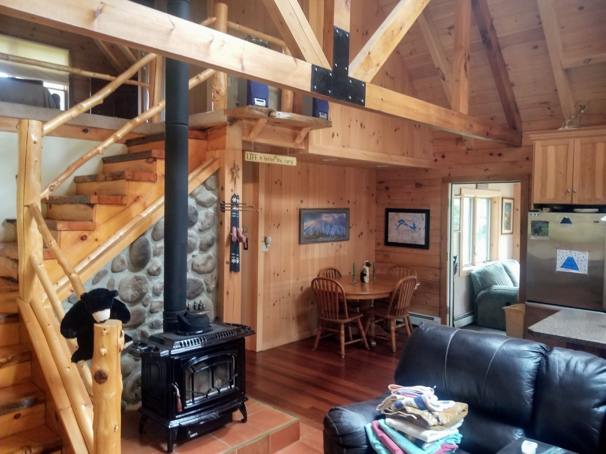 Rustic Log Home, 10 minutes from Sugarloaf Mtn. Cabins for Rent in