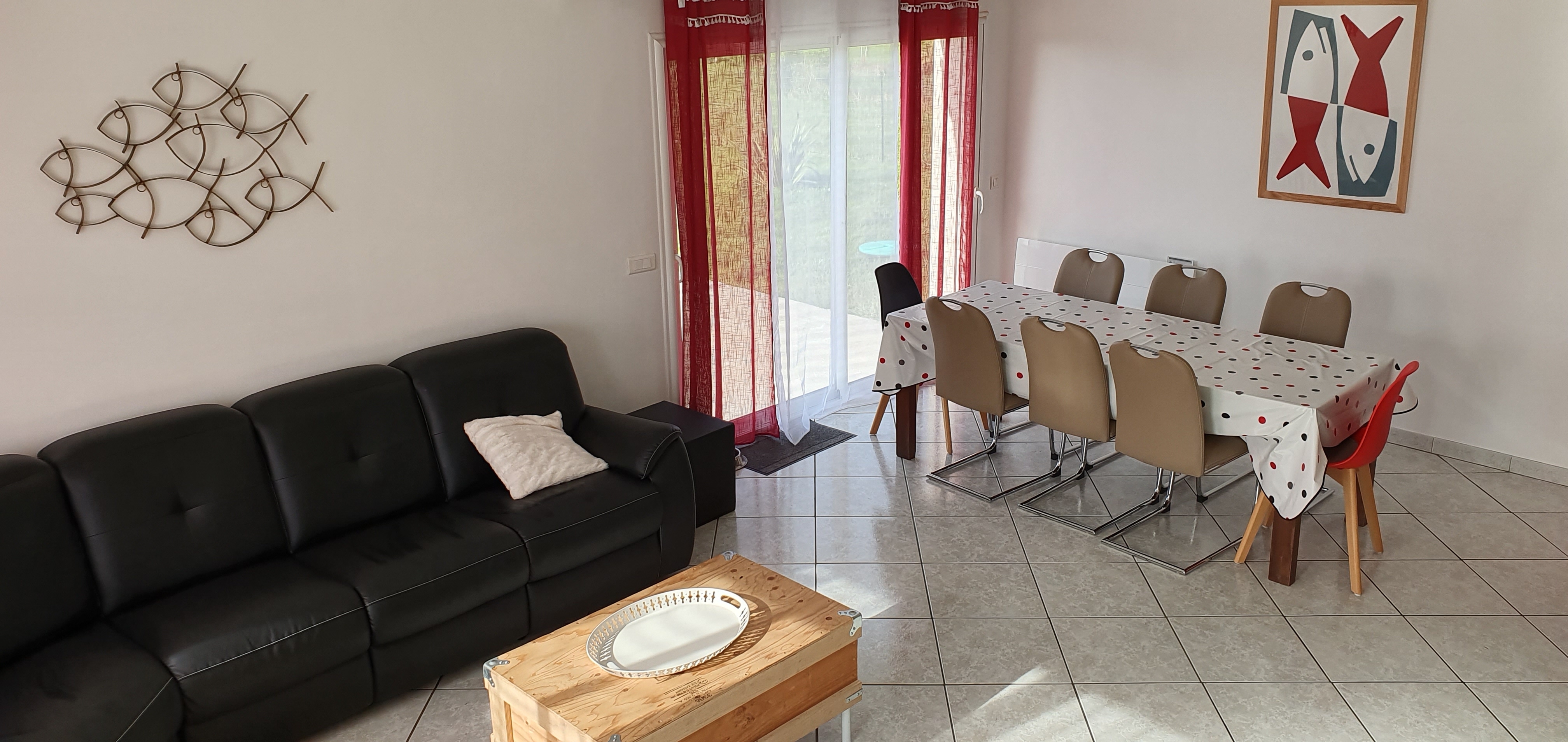 Quiet house, close to beach and  shops