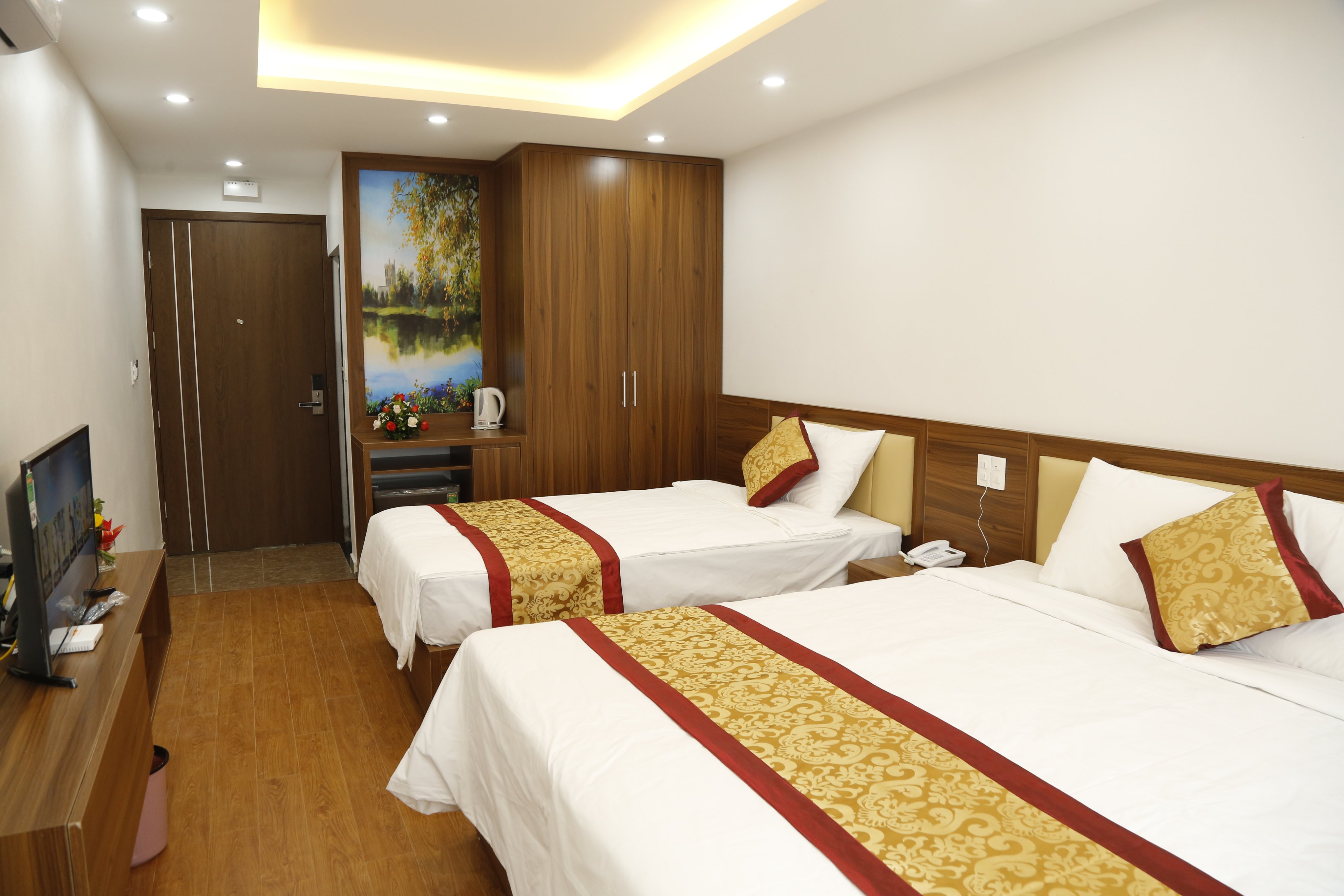 Bao Ngoc Diamond Hotel - hotel rooms