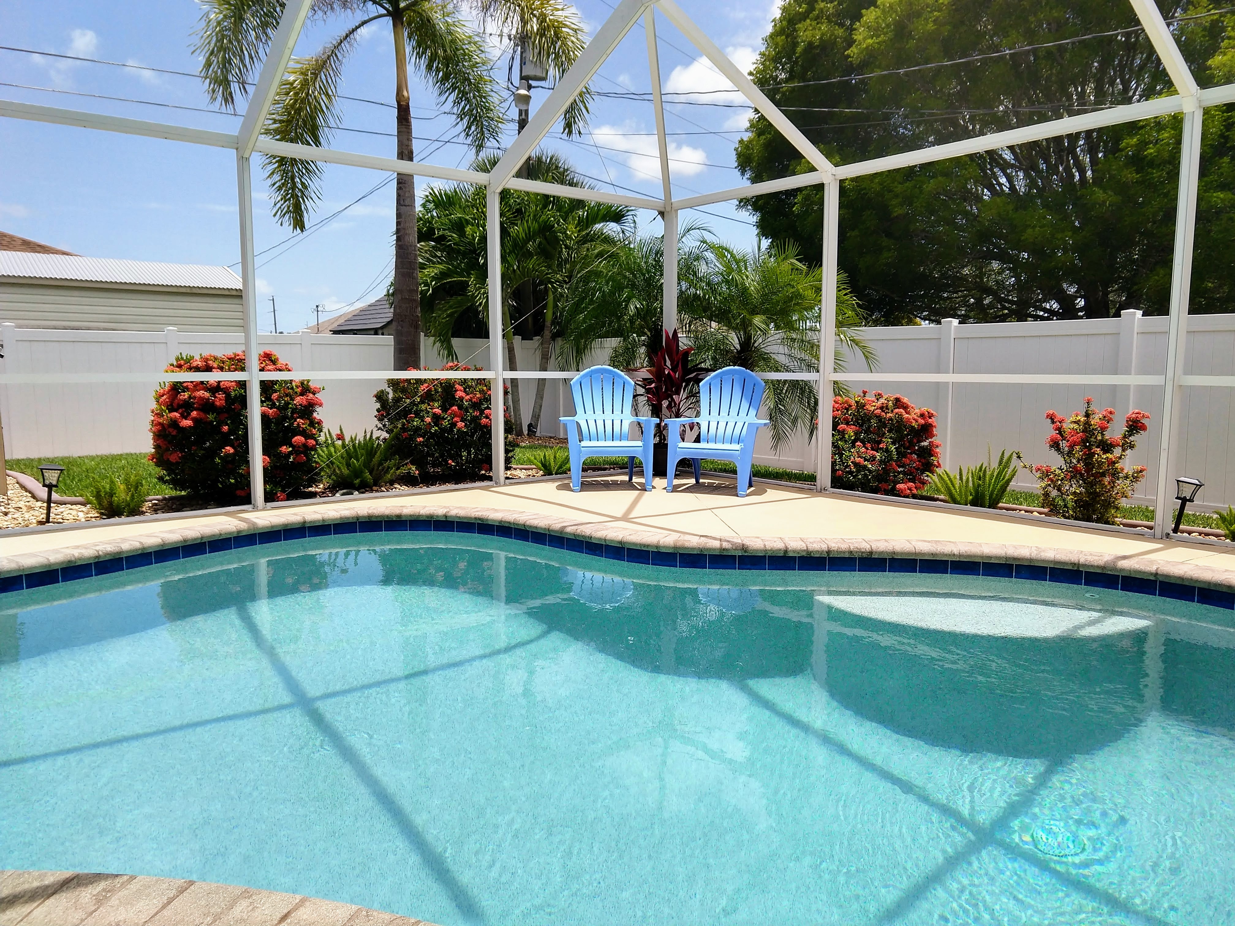 Christine's Cape Coral Vacation Paradise-POOL-DOGS