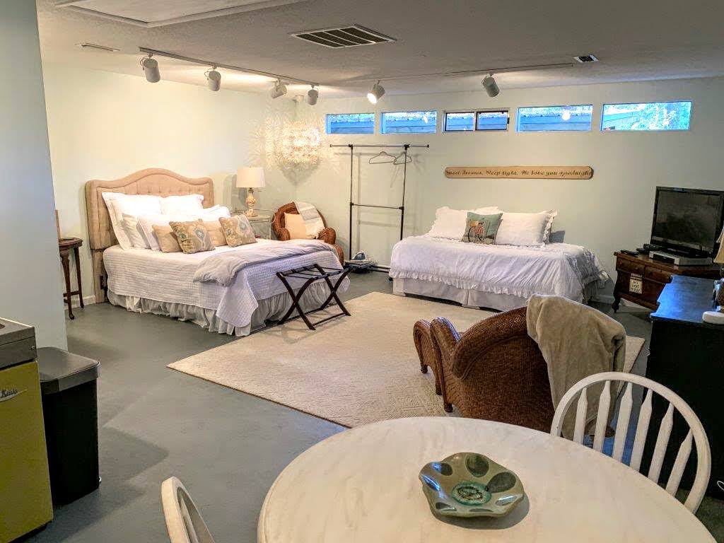 State Park Cottage - Quiet Yet Centrally Located