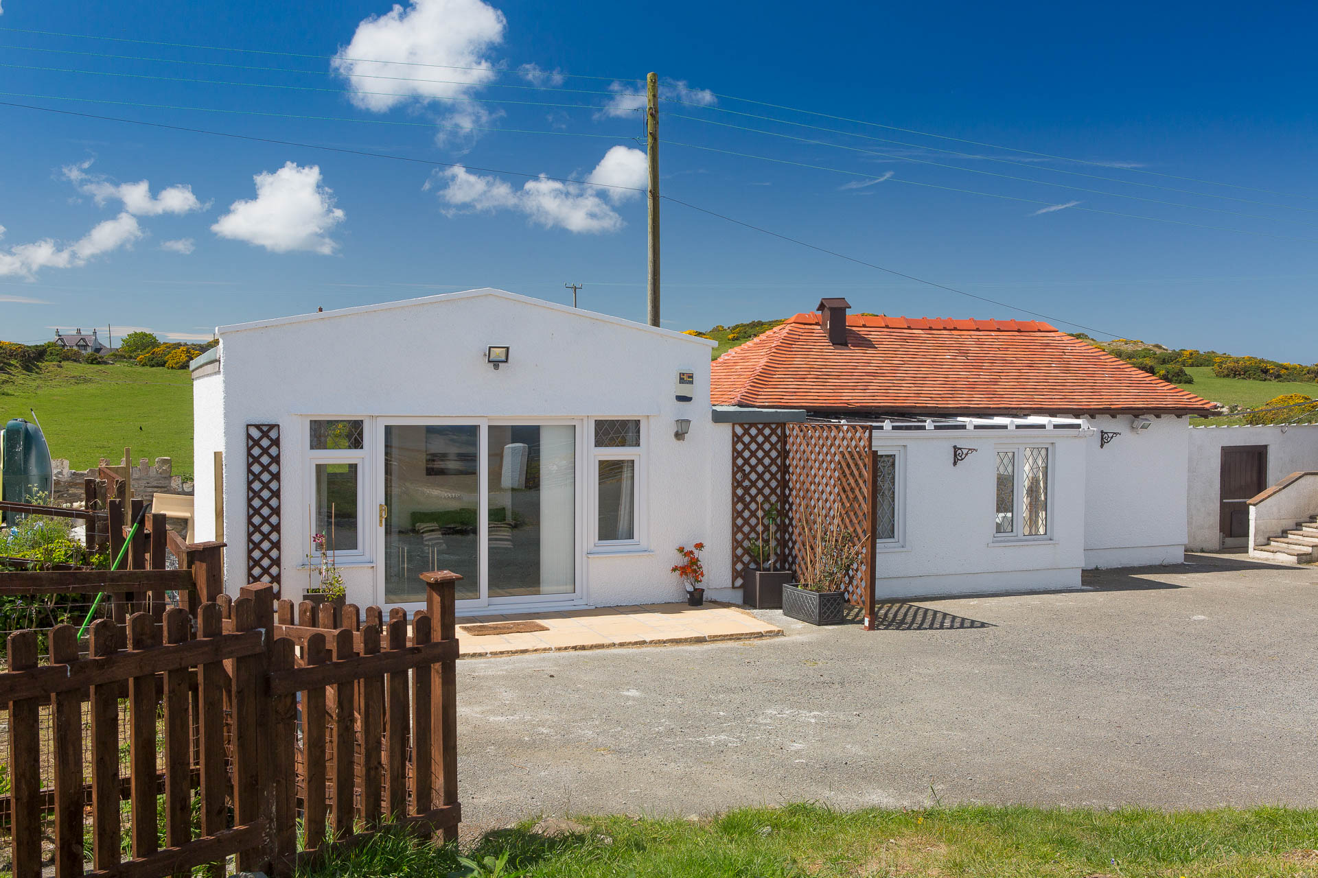 2 BED COTTAGE WITH PANORAMIC SEA VIEWS-"SEASCAPE