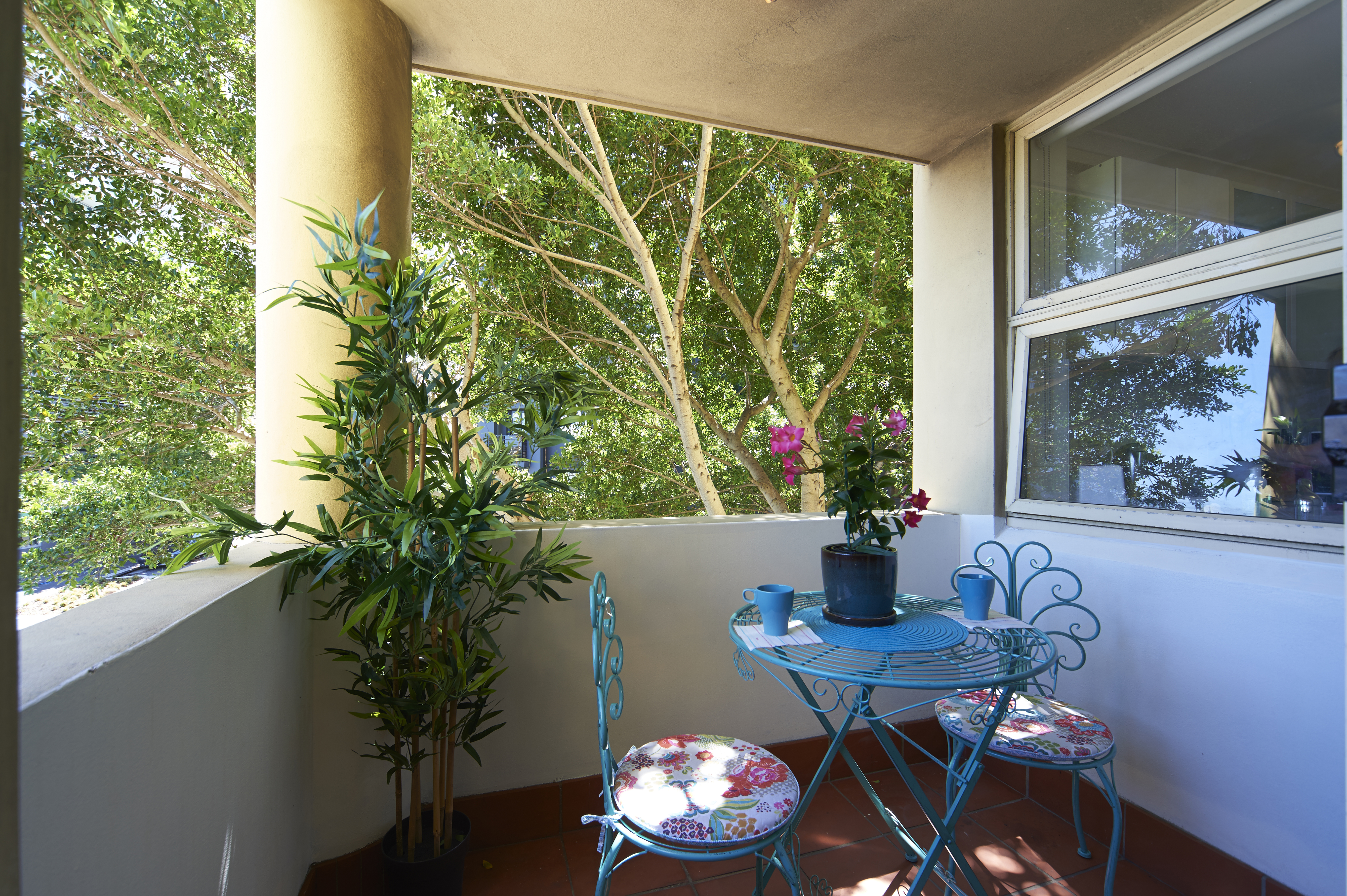 Bright Central Kings X apt. Cafes, CBD, clubs, fun