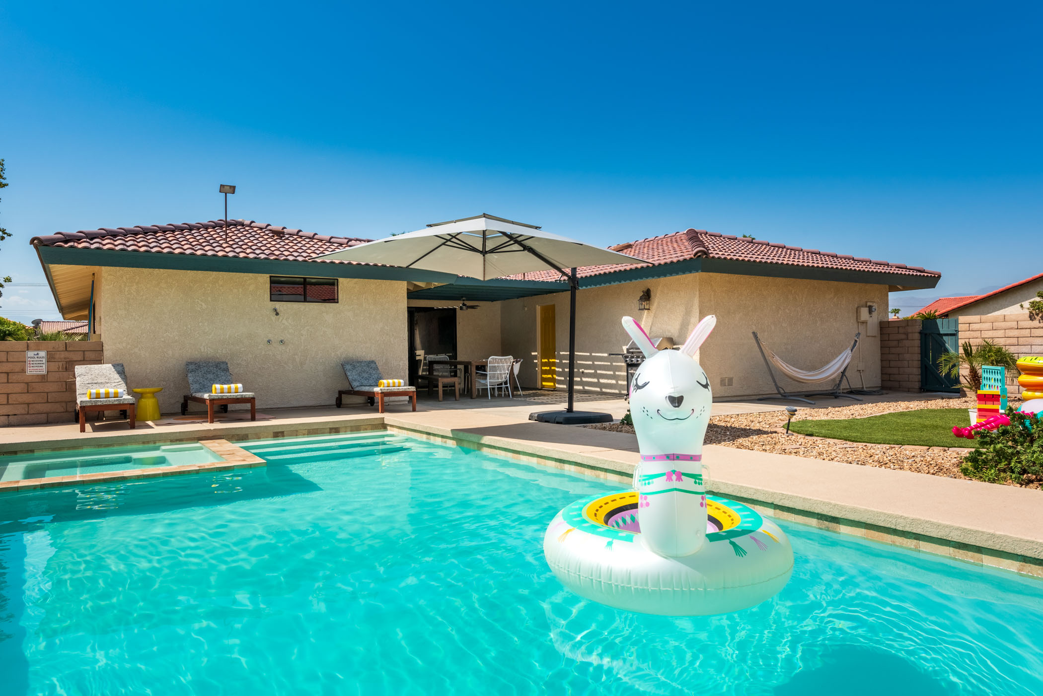 Family Friendly Desert Oasis-Pool/Spa & Air Hockey