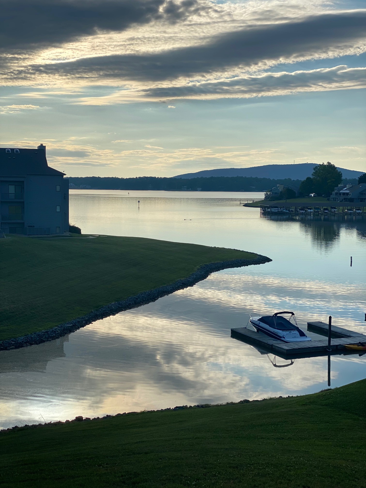 Sunrise Cove at Smith Mountain Lake Condominiums for Rent in