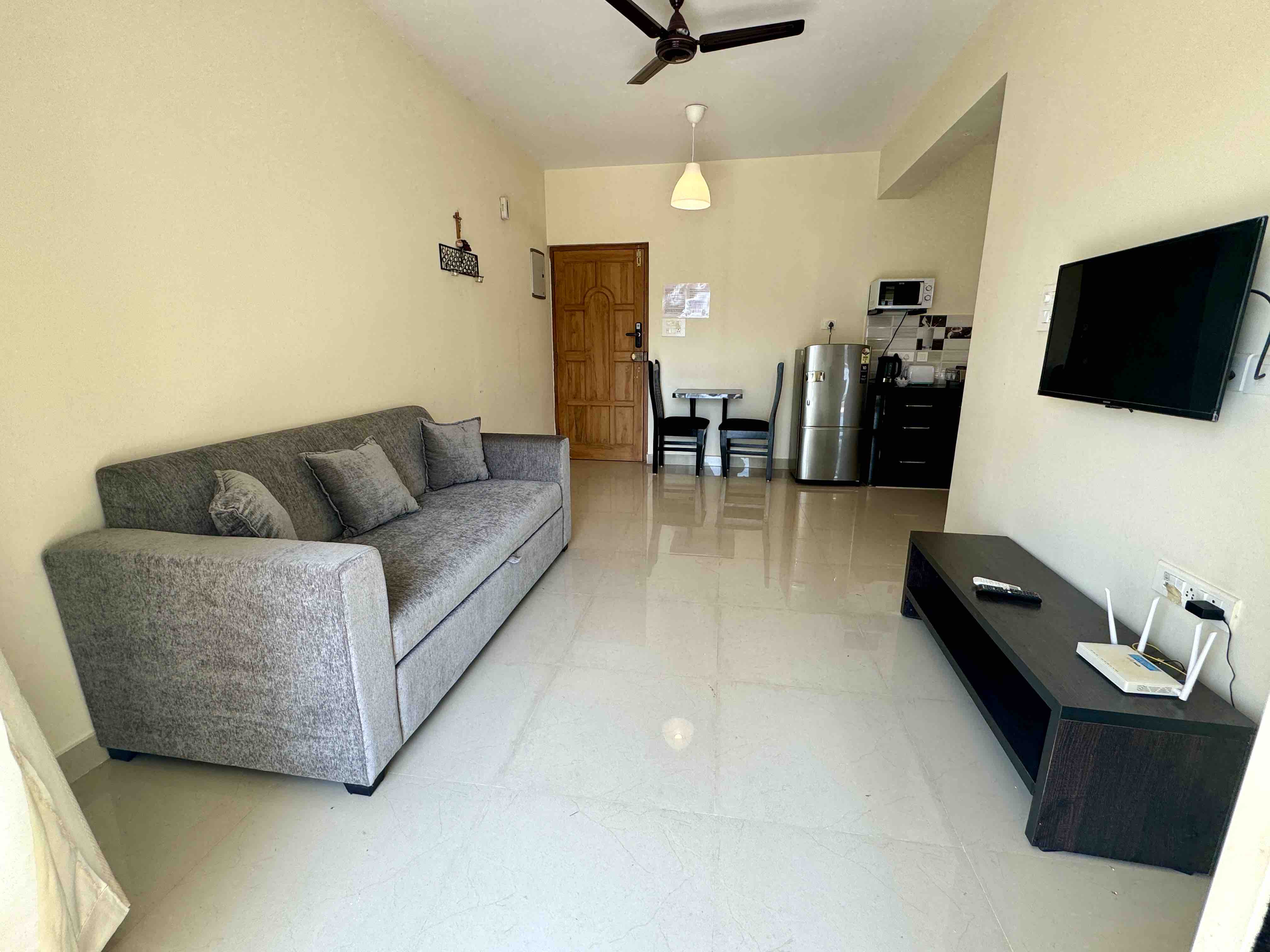 * Mashis Guest house -  4 mins from the beach*