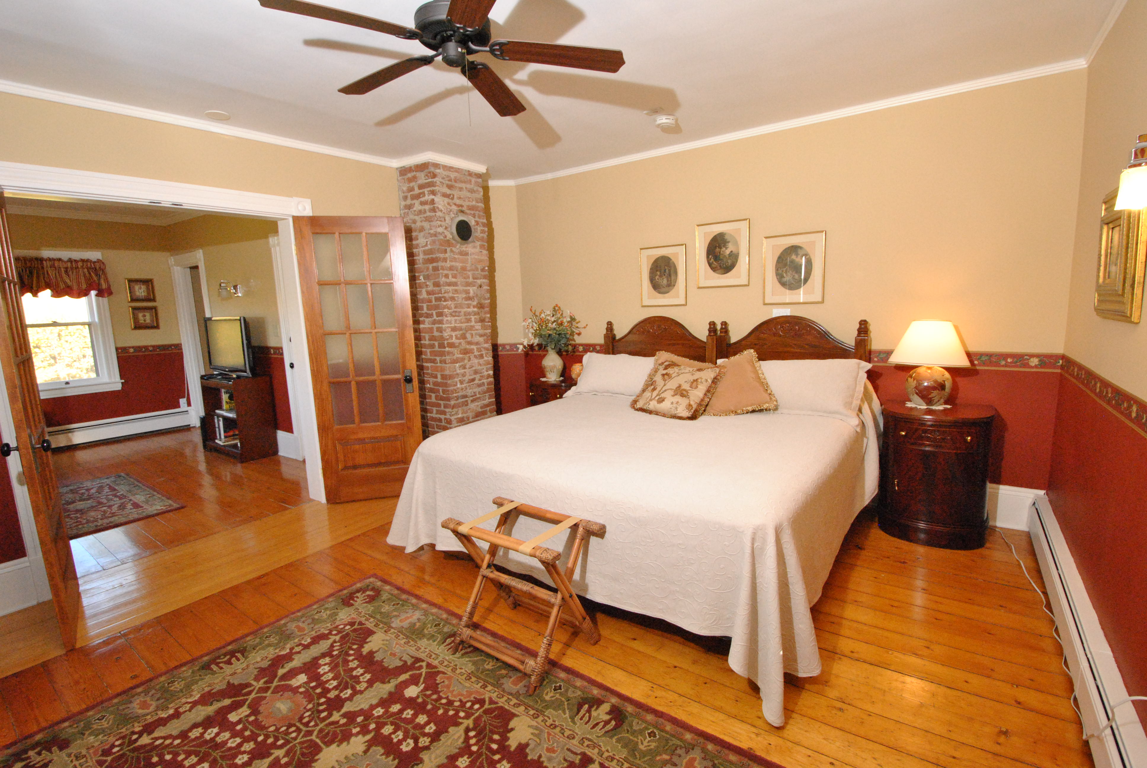 Dominion Hill Country Inn - Curtis Suite in Saint Patrick, New Brunswick