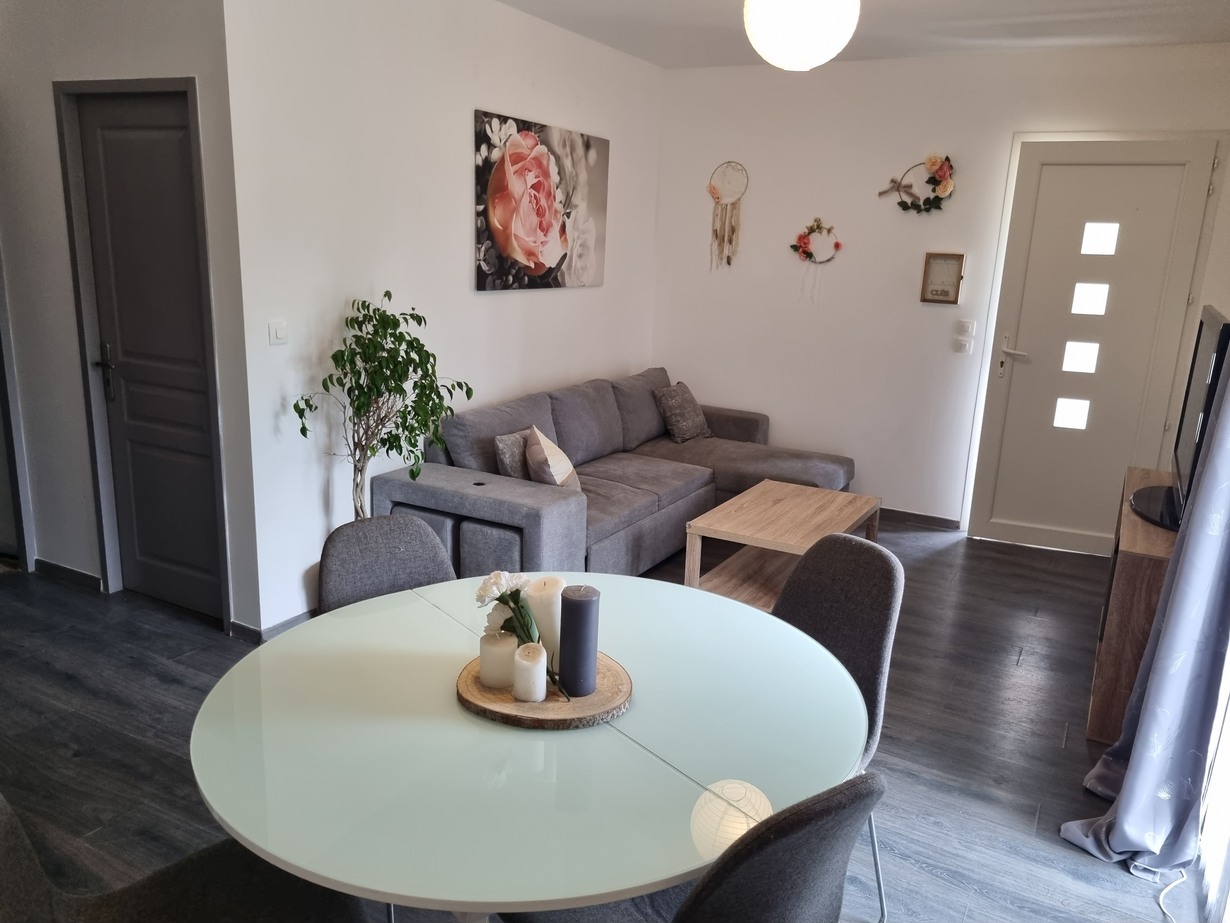 Au Mas des Roubines with its small garden