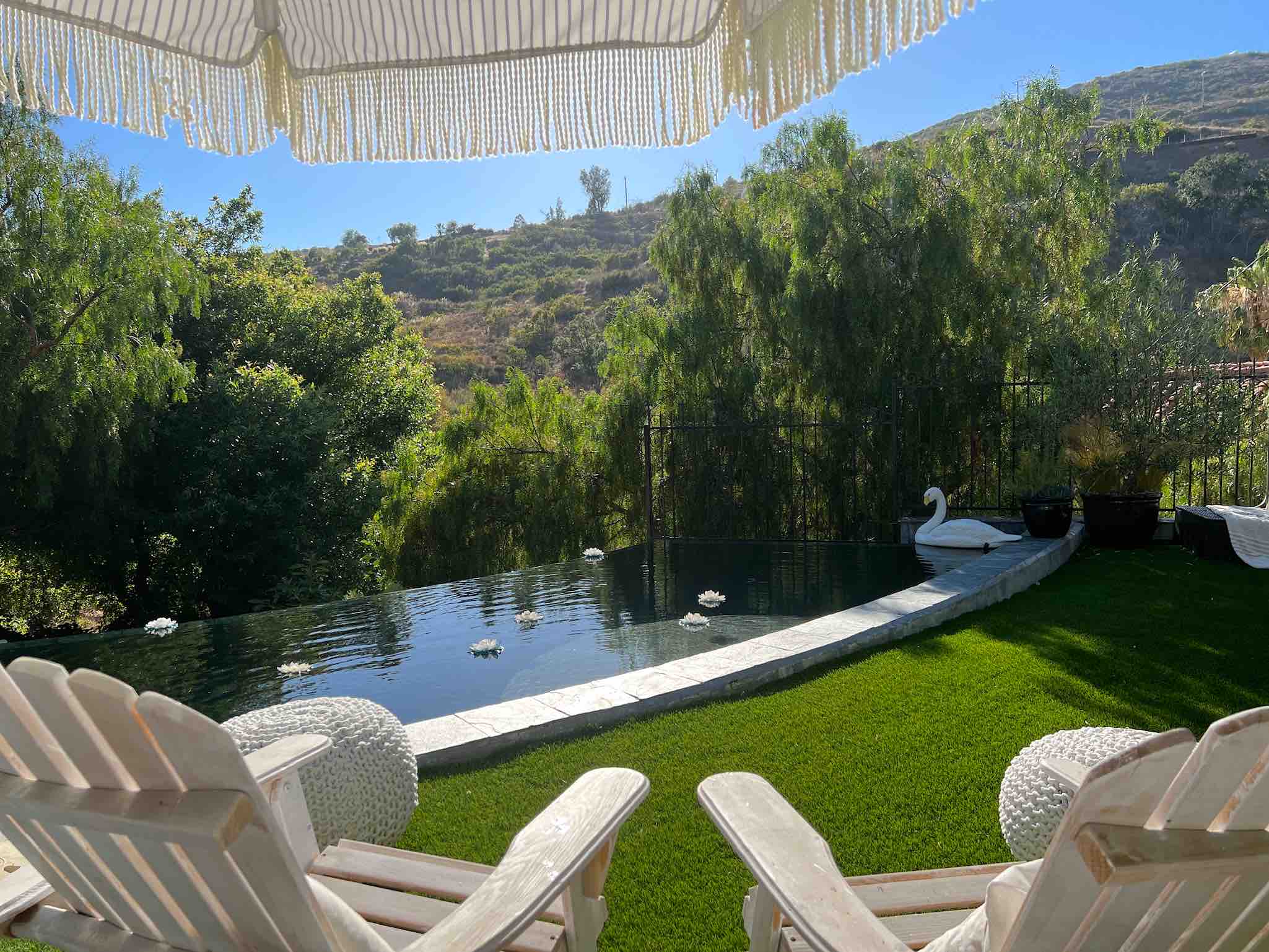 POOL+HOTTUB | VINEYARD | BEACH 2 MINS | SWINGS