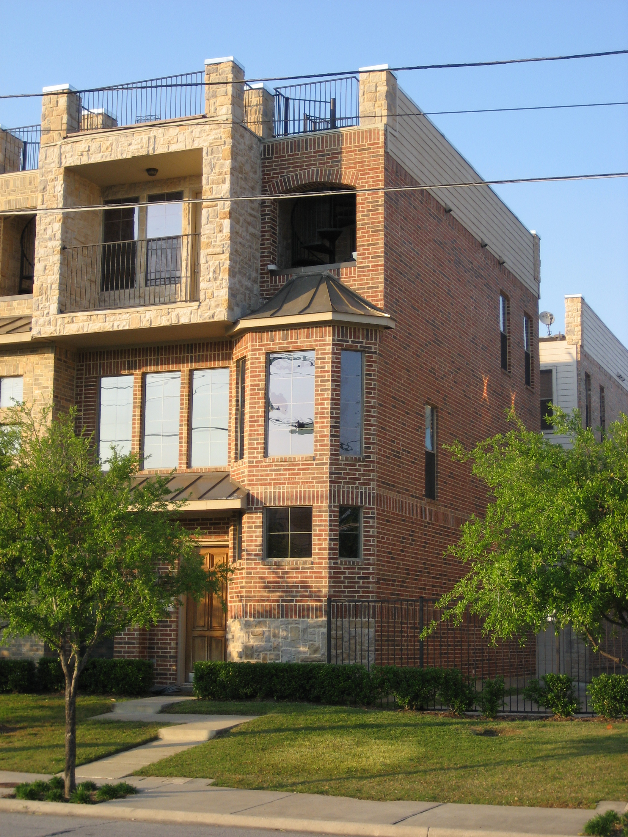 East Uptown Townhome w/ City View Townhouses for Rent in Dallas