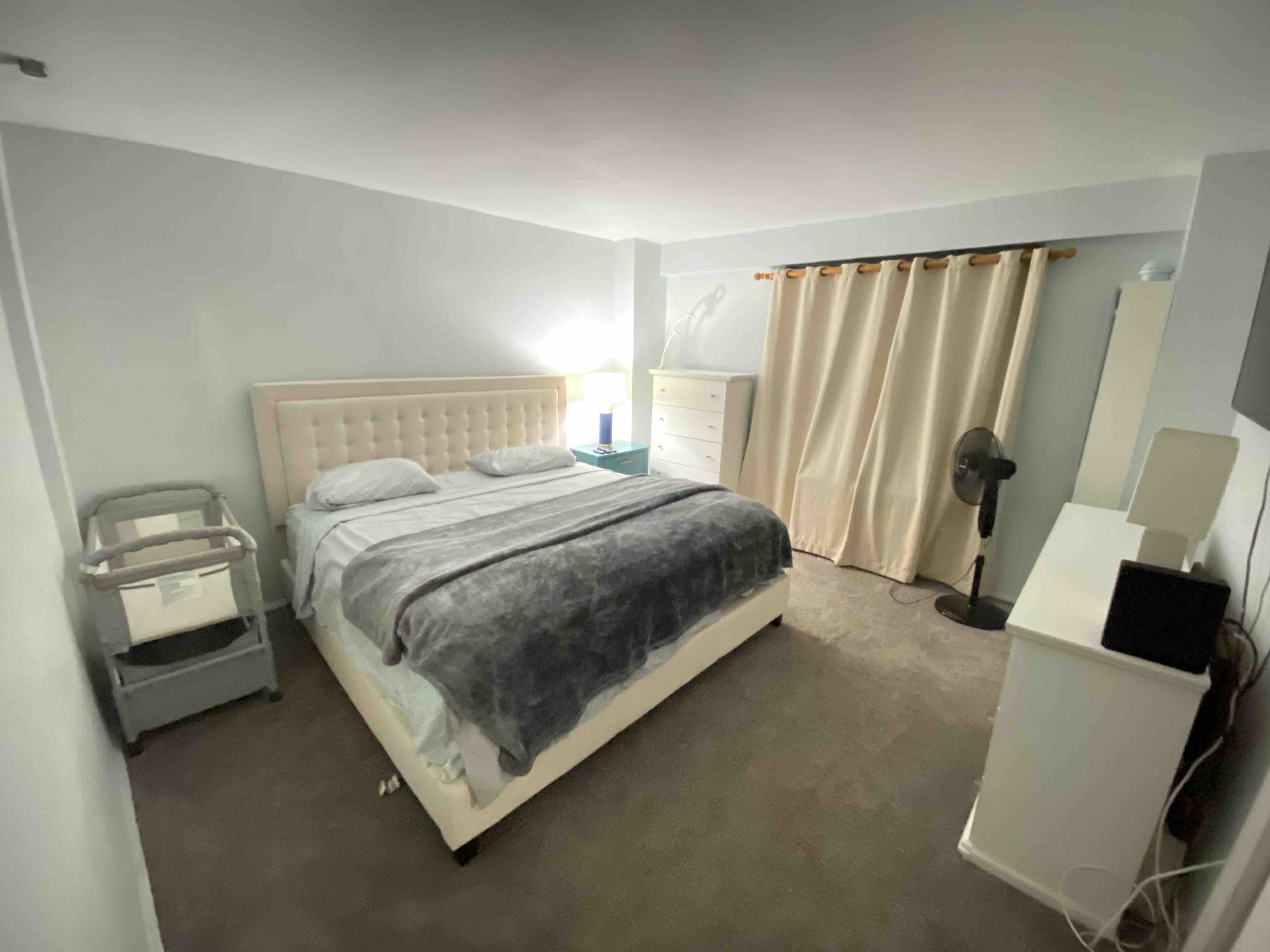 Comfortable, Spacious & Affordable Room in NYC in Co-op City, New York City