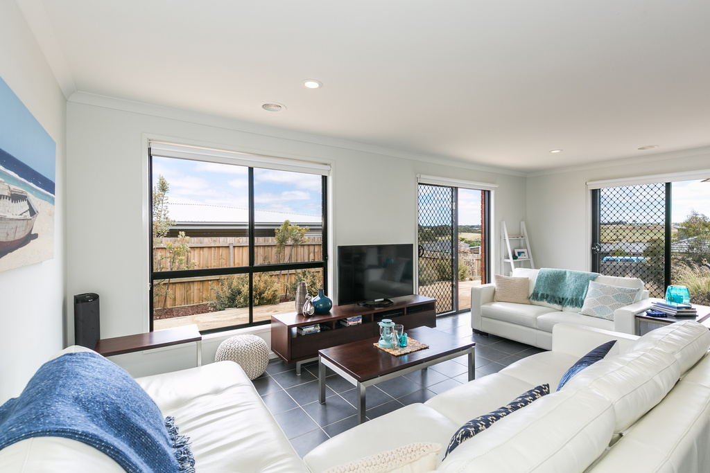 Surfcoast Torquay Beach House (Sleeps 9, Near New) in Surf Coast, Barwon South West Vic