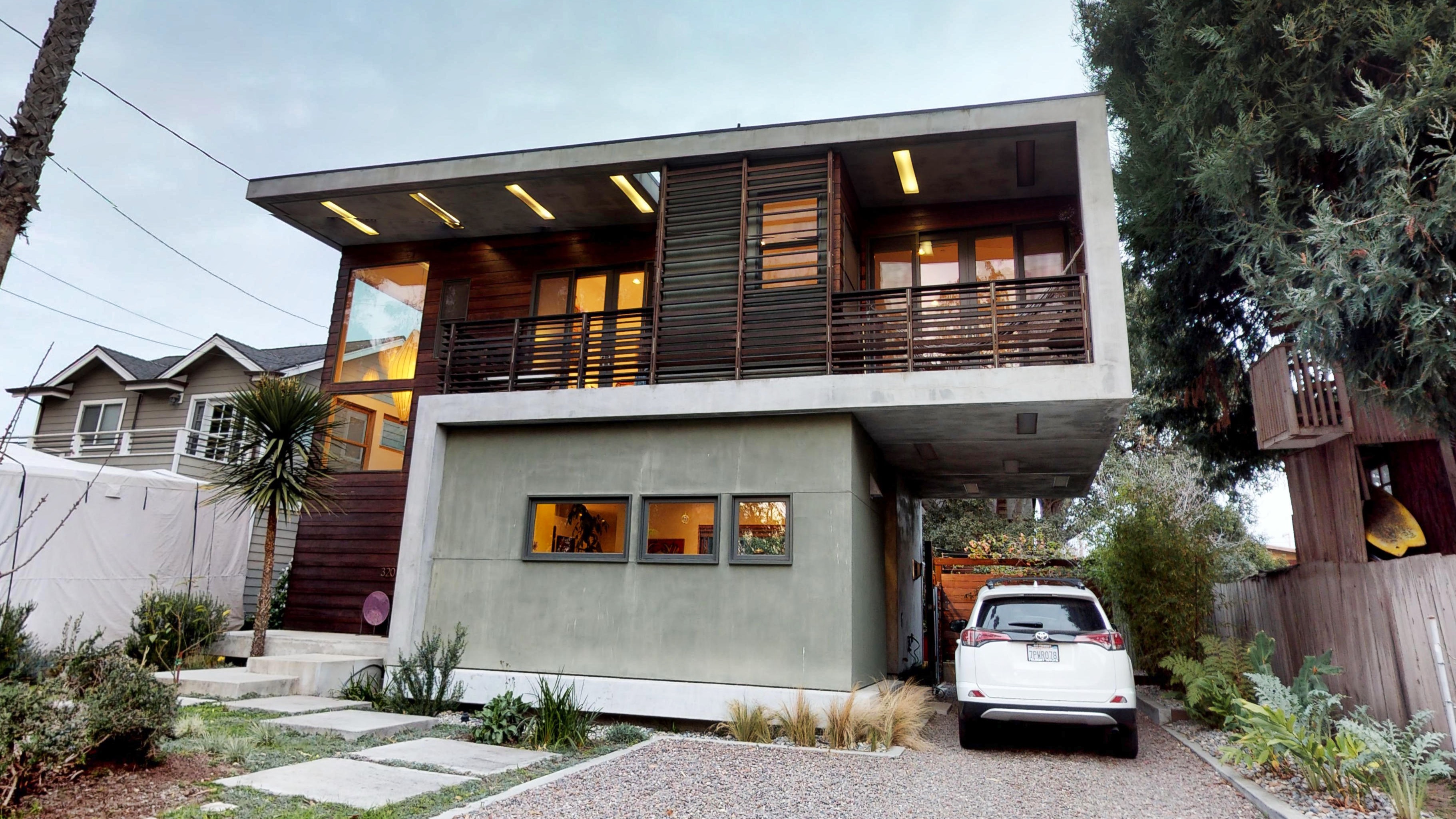 Modern Designer Amazing Location Houses for Rent in Santa Cruz