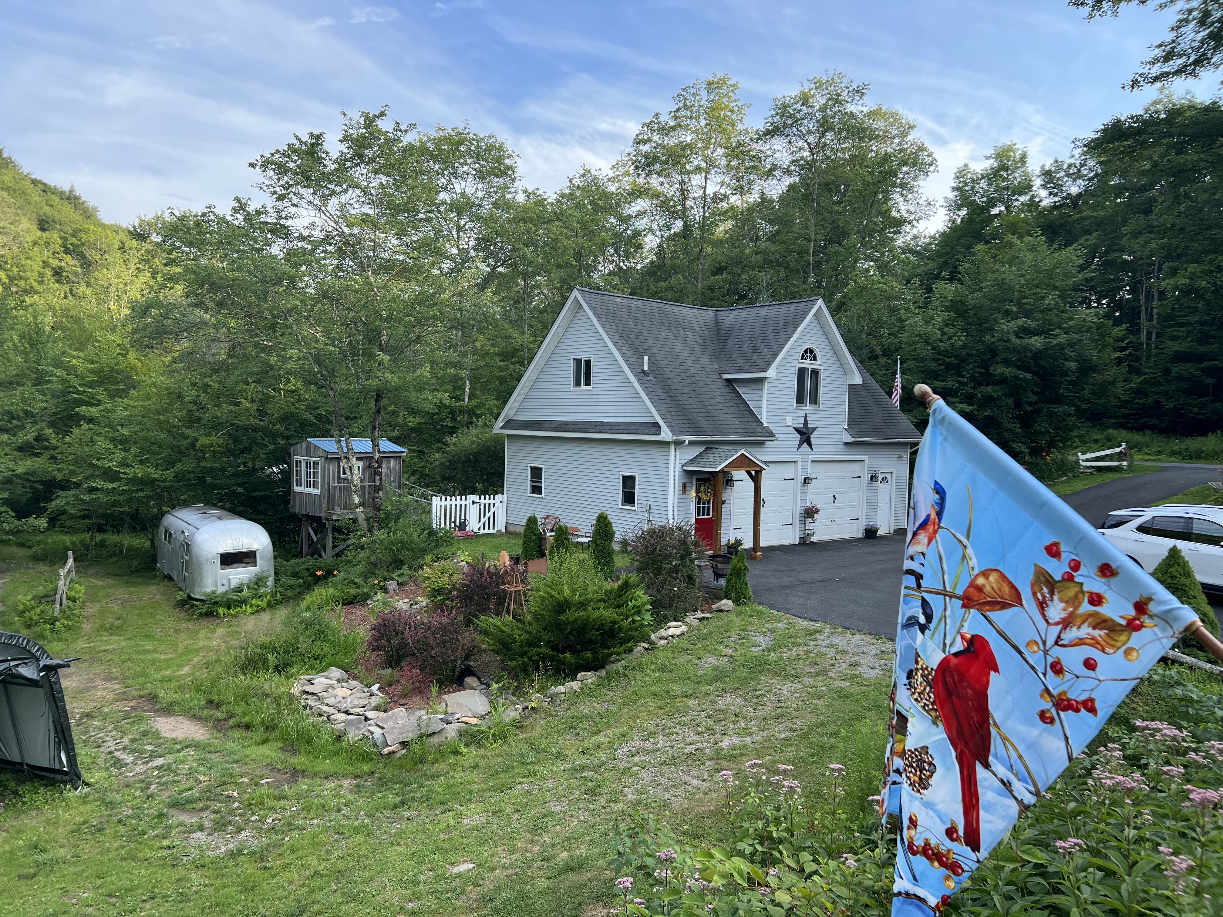 Comfortable Carriage House Setting in Roscoe, NY