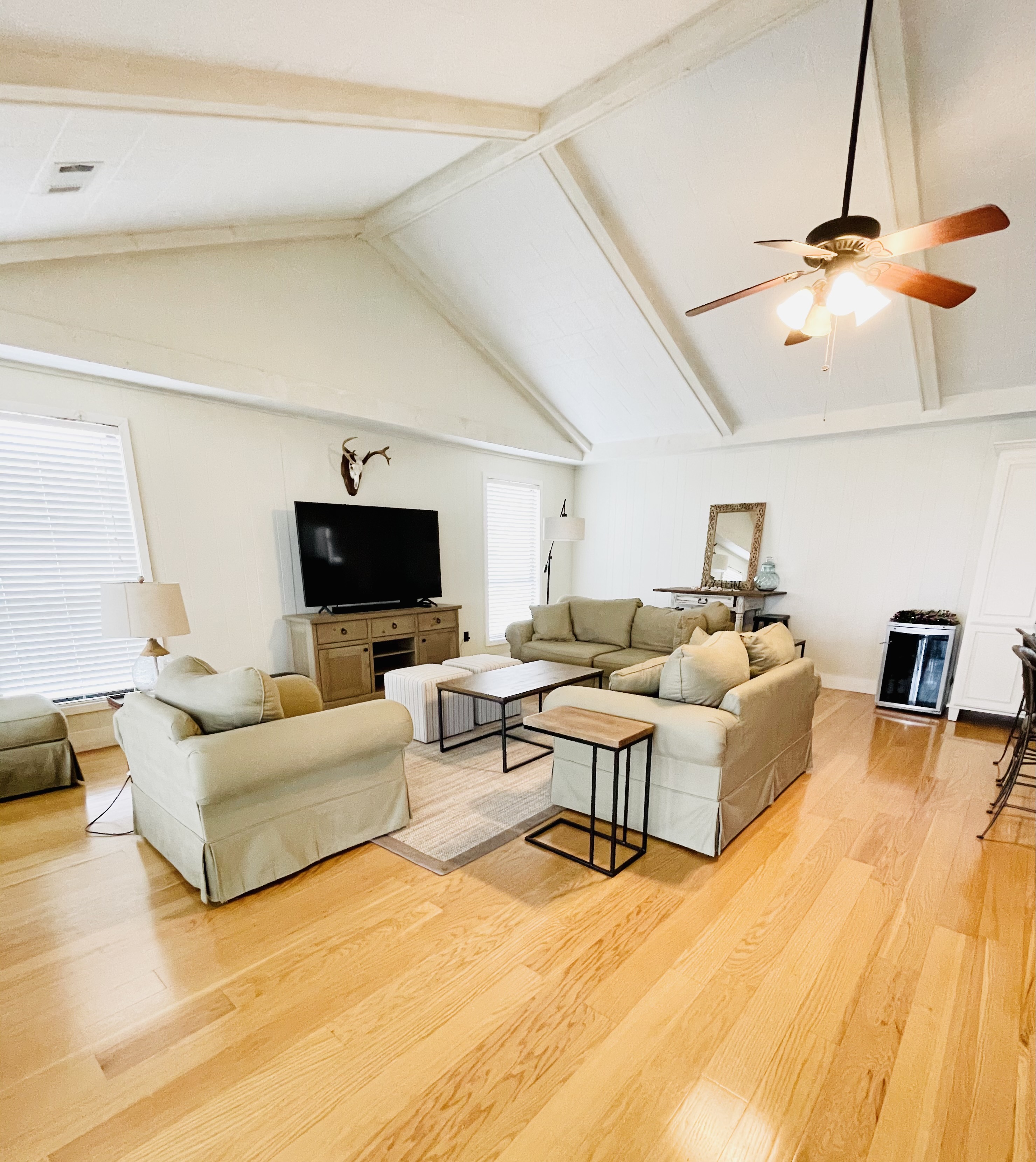 DOCK HOLIDAY, 5 bd/4bath Lake House, False River Houses for Rent in