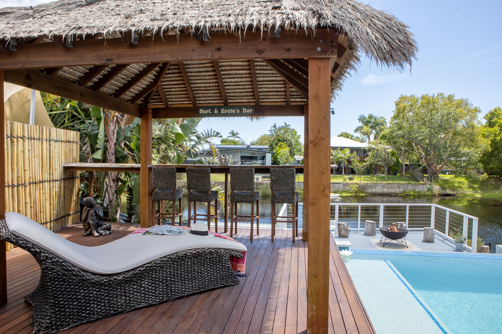 'Reef Water Retreat'-Lakeside home - Heated pool