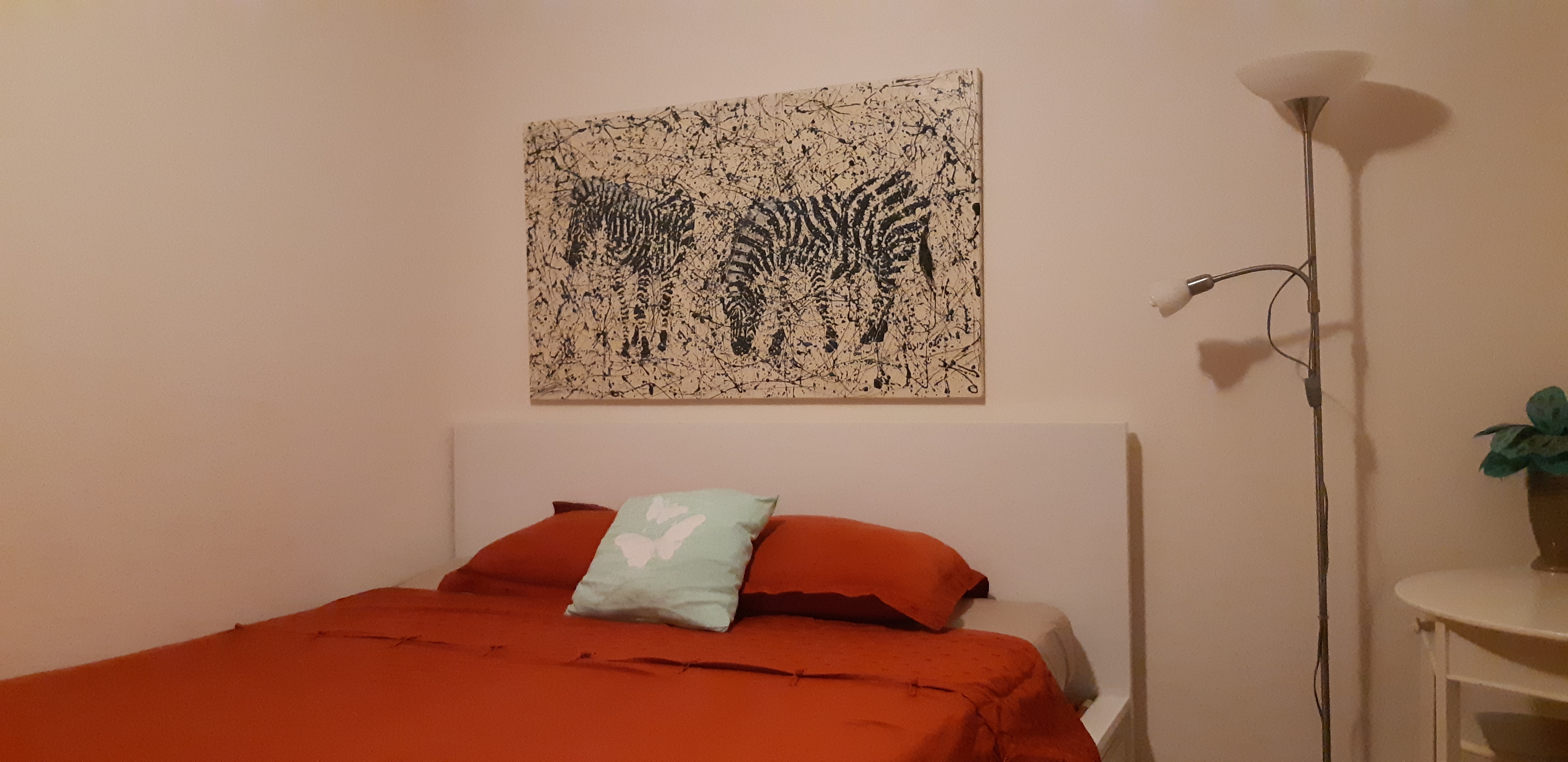 Comfortable room,very close to metro,Free parking — Amsterdam stay