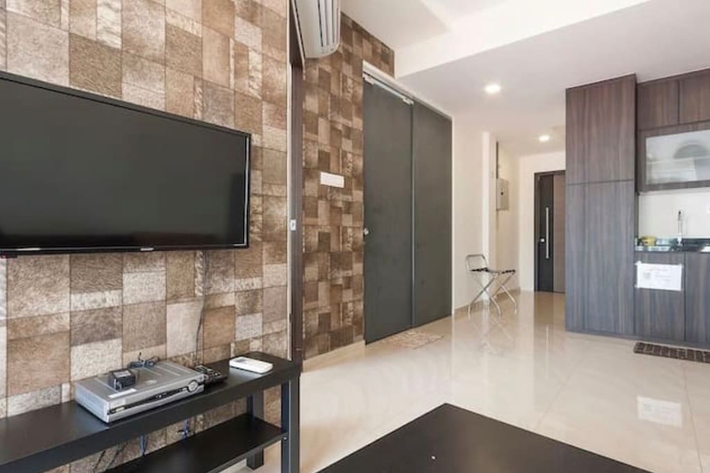 Luxurious New 1 Br near to MRT