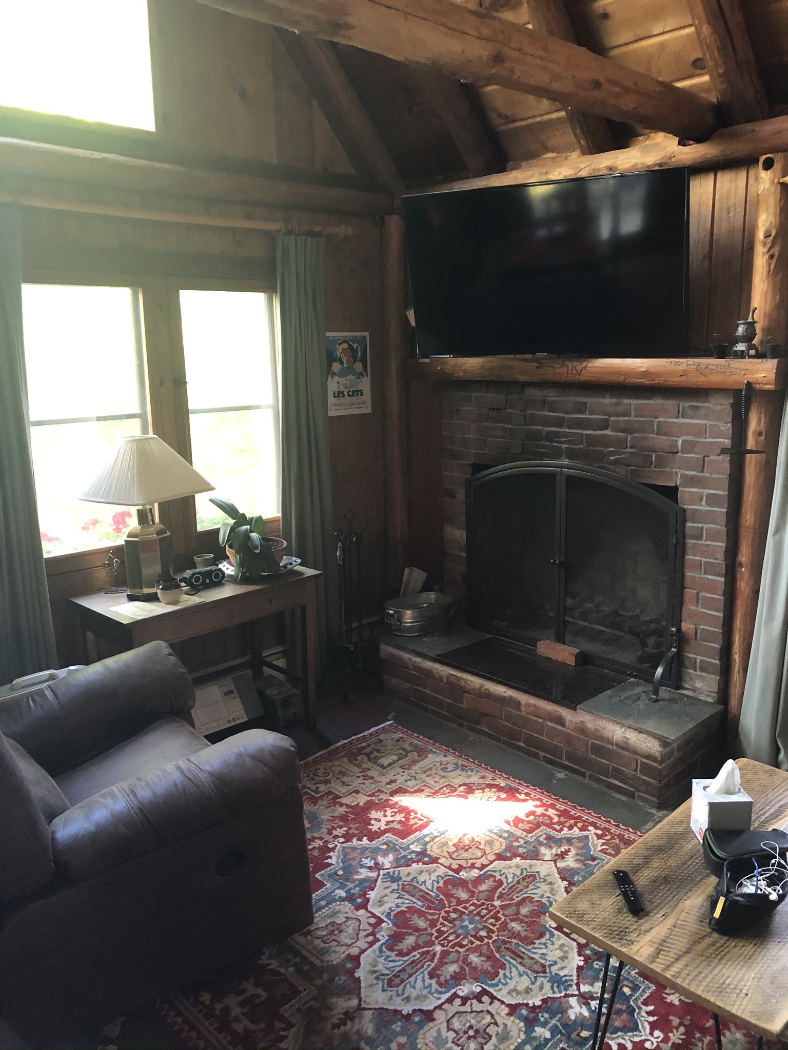 Charming log cabin w/ fireplace in Stowe village Cabins for Rent in