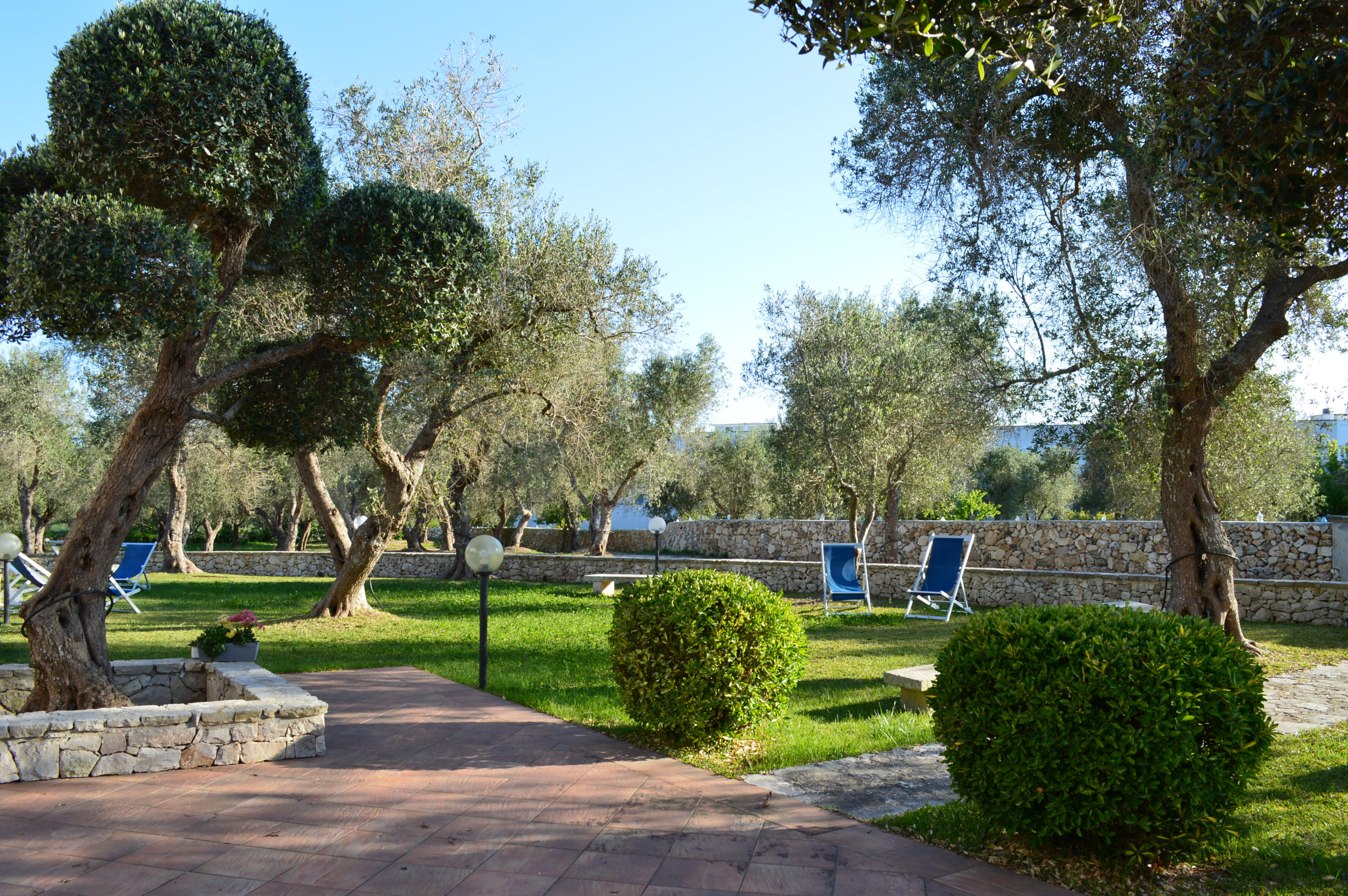 VILLA AMONG THE OLIVE TREES, CASAMASSELLA-OTRANTO, SALENTO