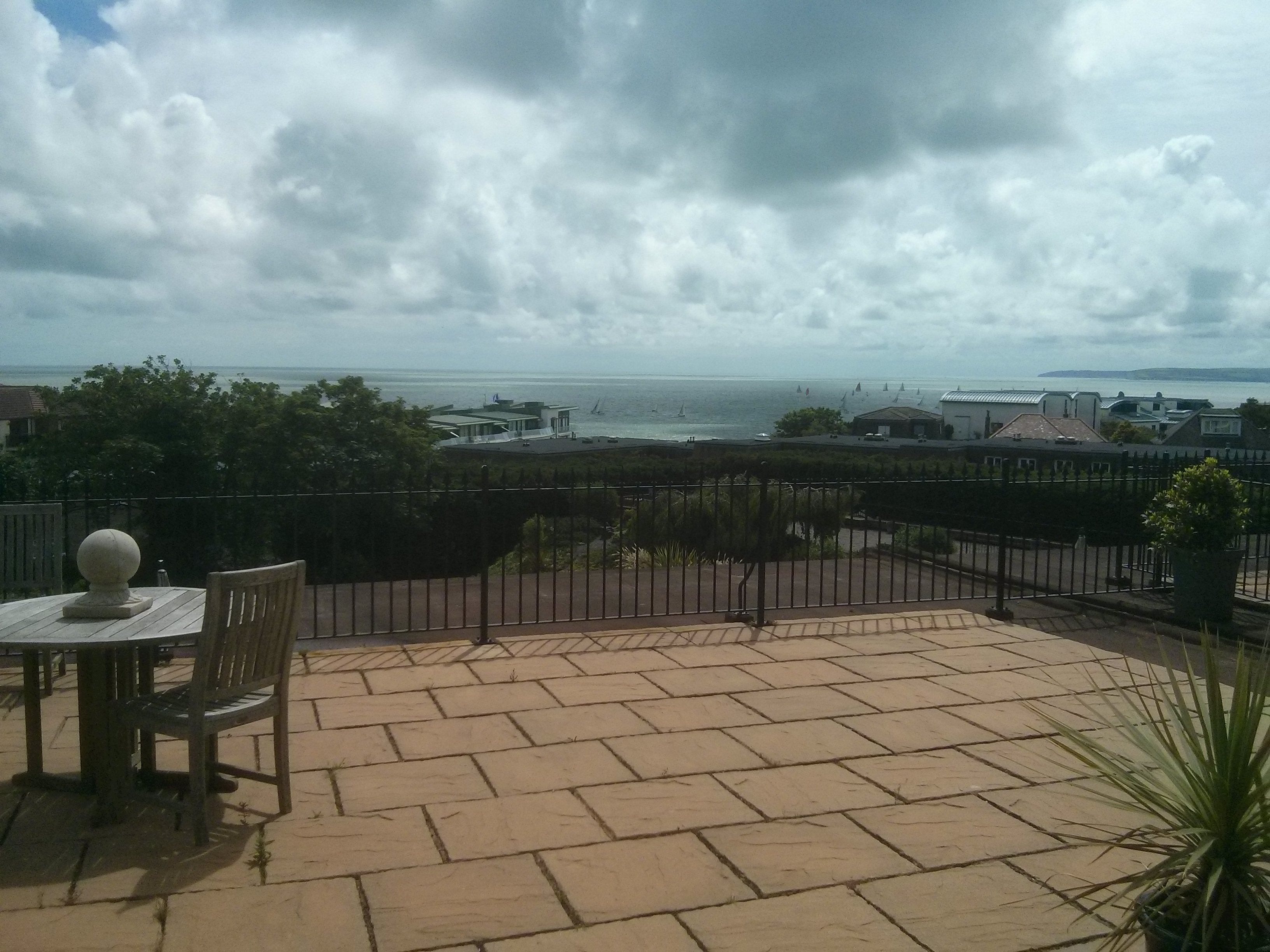 Sea views, large private terrace, 5 mins beach Flats for Rent in Bournemouth, England, United