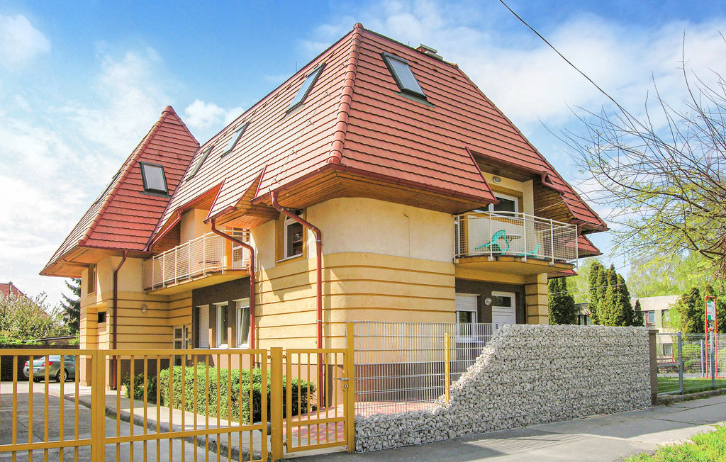 Kata Hut awaits its guests in the heart of Keszthely!