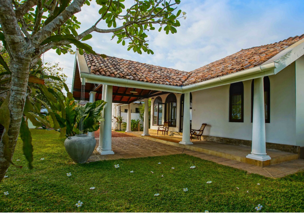KAPUGEDRA 297/GALLE LUXURY VILLA/Whole Villa