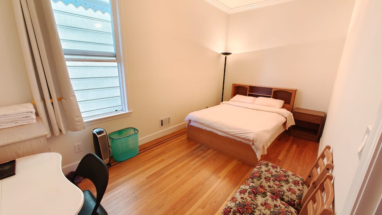 311C Private Room in Super Convenient Area, Room C