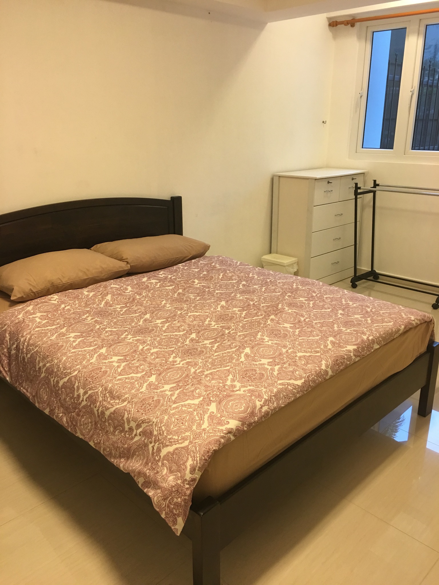 3 bedroom apt beside Kembangan MRT.
