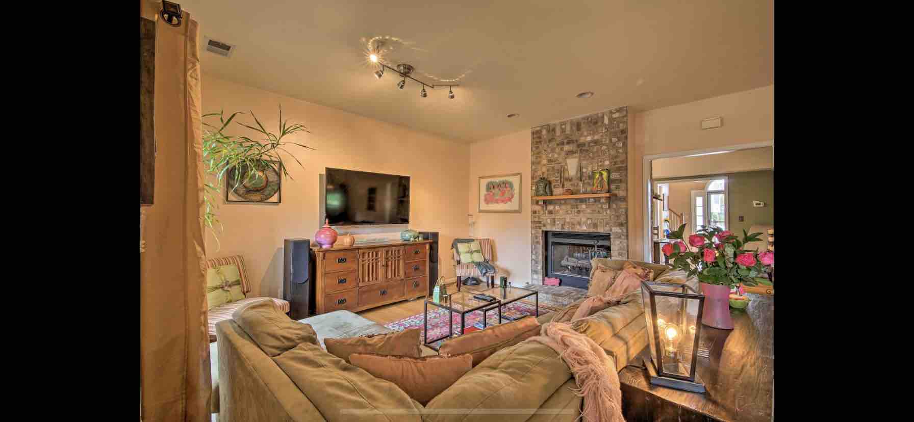 Spacious 4BR in Germantown | 5 Min to Broadway in District 19, Nashville