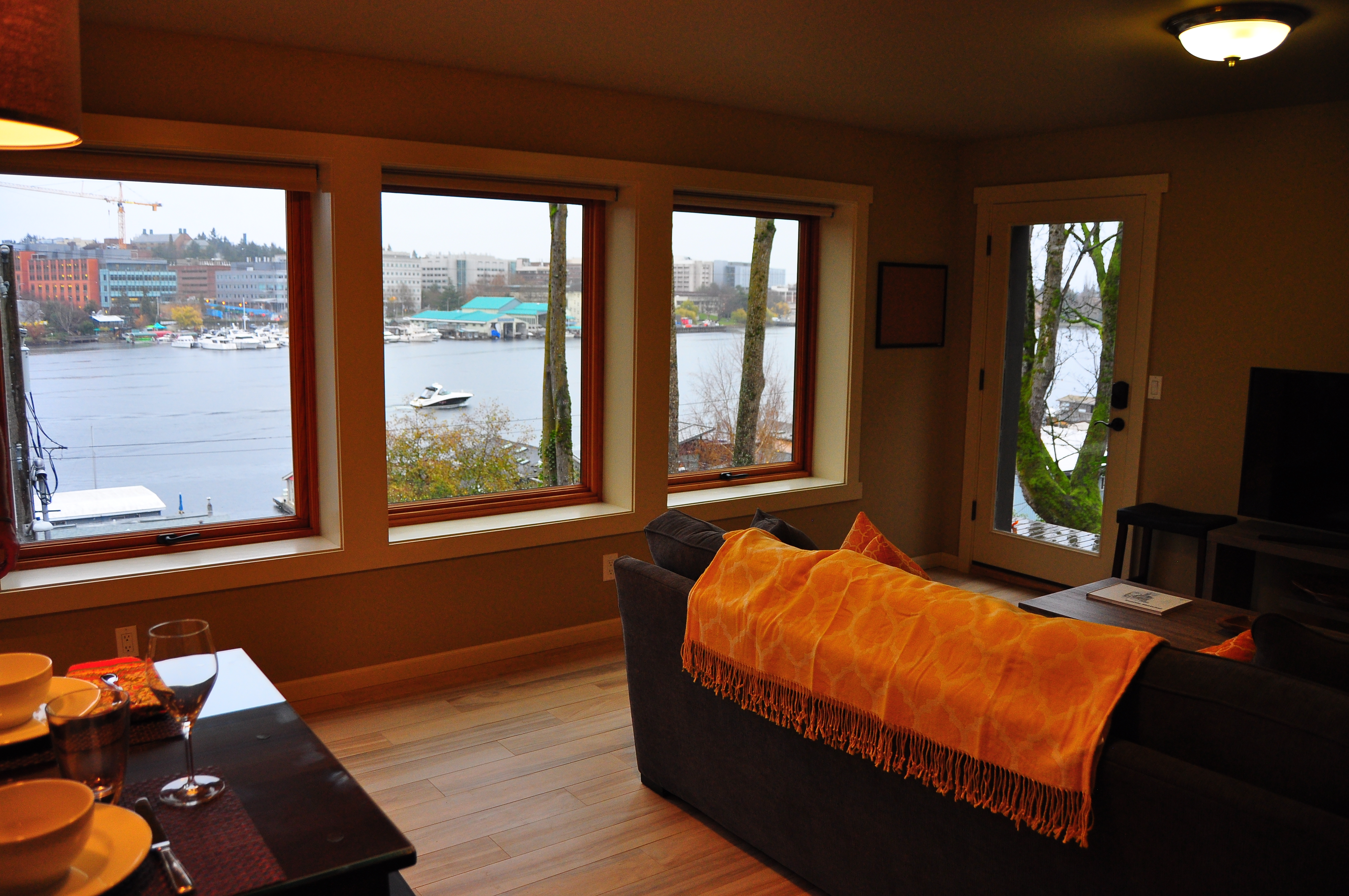 Portage Bay View!-One Bedroom Apt