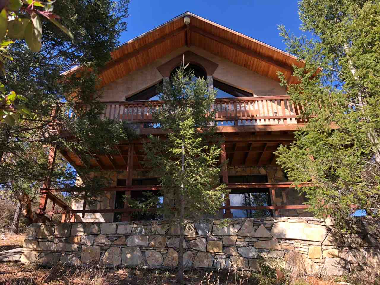 Cabaña Las Mariposas 🦋 in Bosques de Monterreal