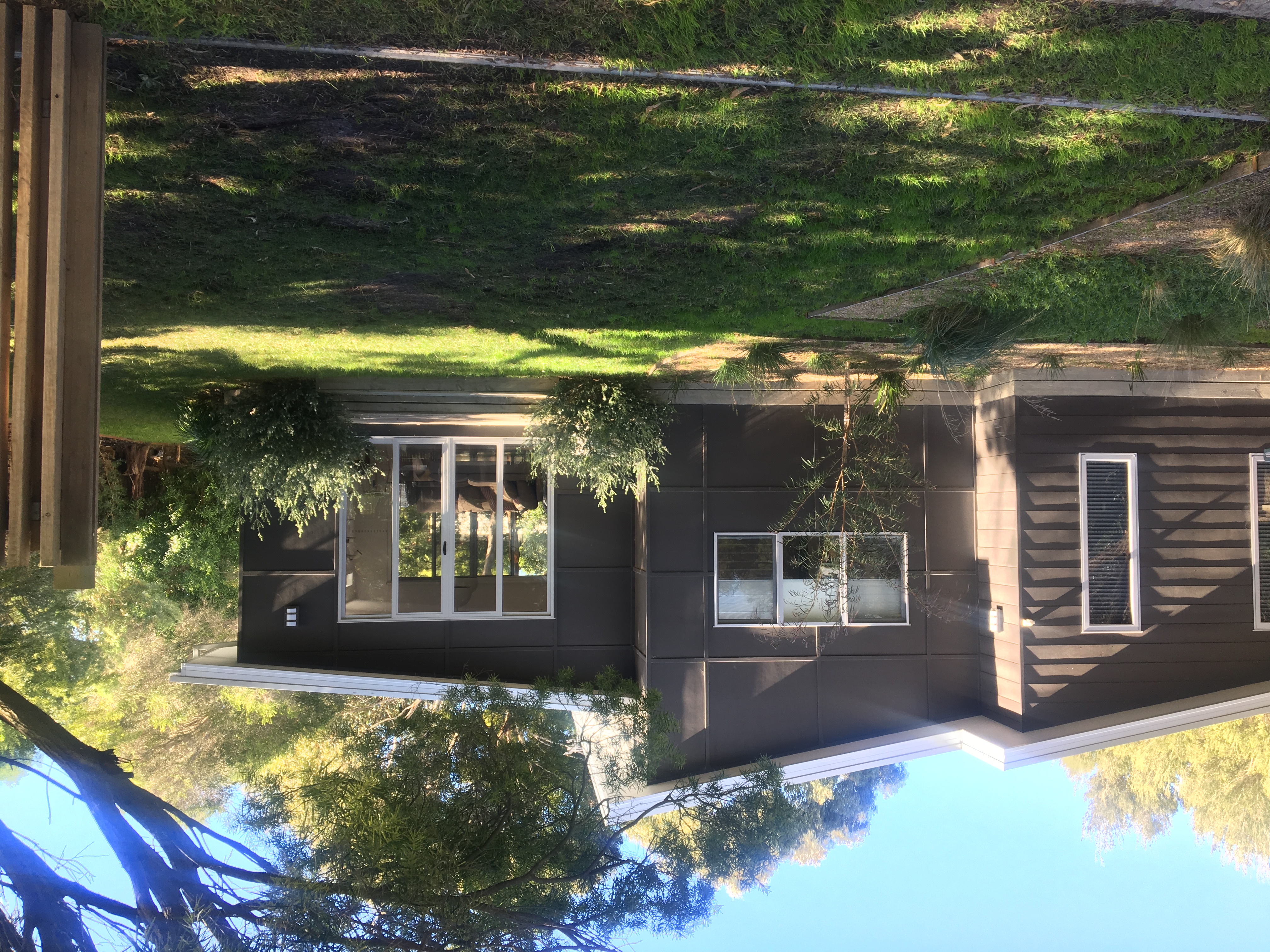 Tamara Beach House -Linen, Secure Yard, Pets