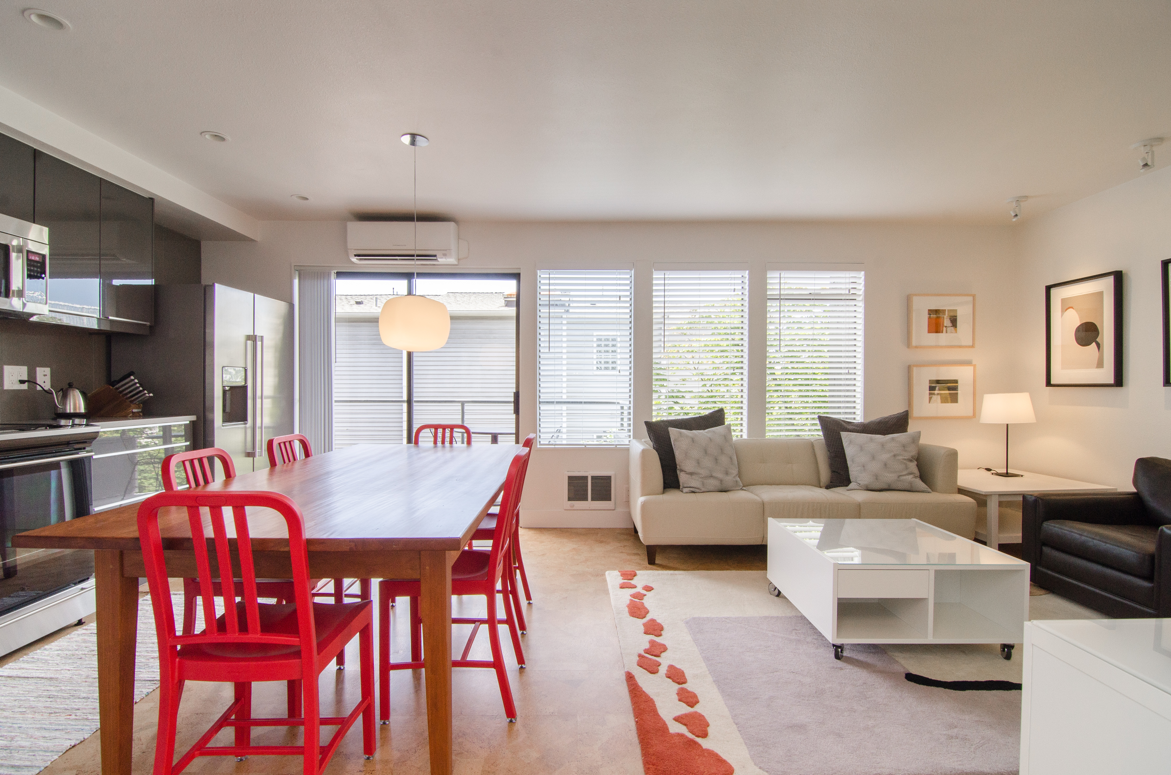 Artfully Modern 2BR in Eastlake/Lake Union