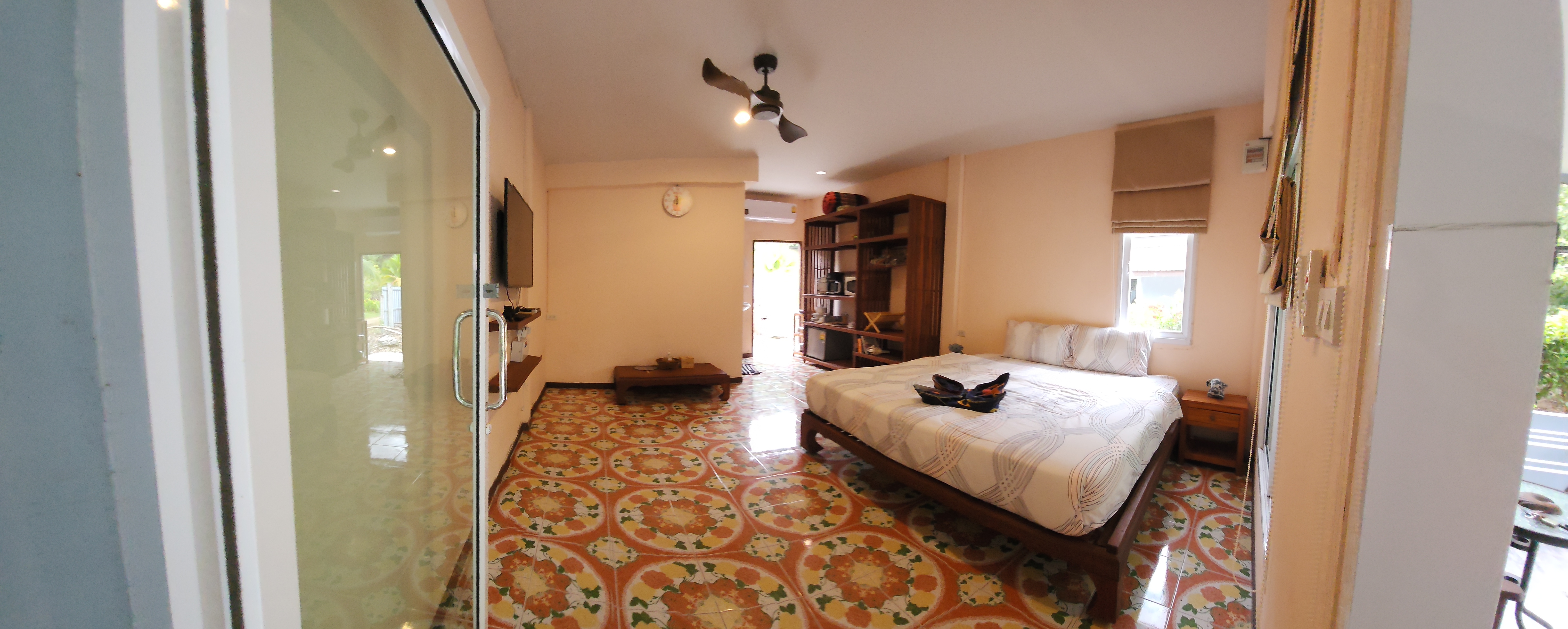 Near Saladan AC room  Kitcken TV Wifi @BaanNomTham